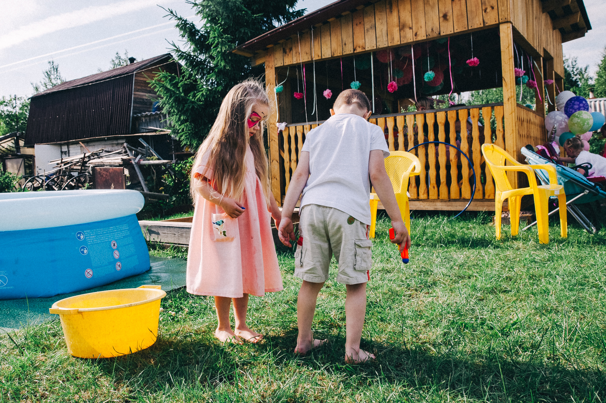 Ульяше 5 лет. Дачный деньрожденский день. Семейный фотограф, фотограф родов, репортажей фотограф в Санкт-Петербу