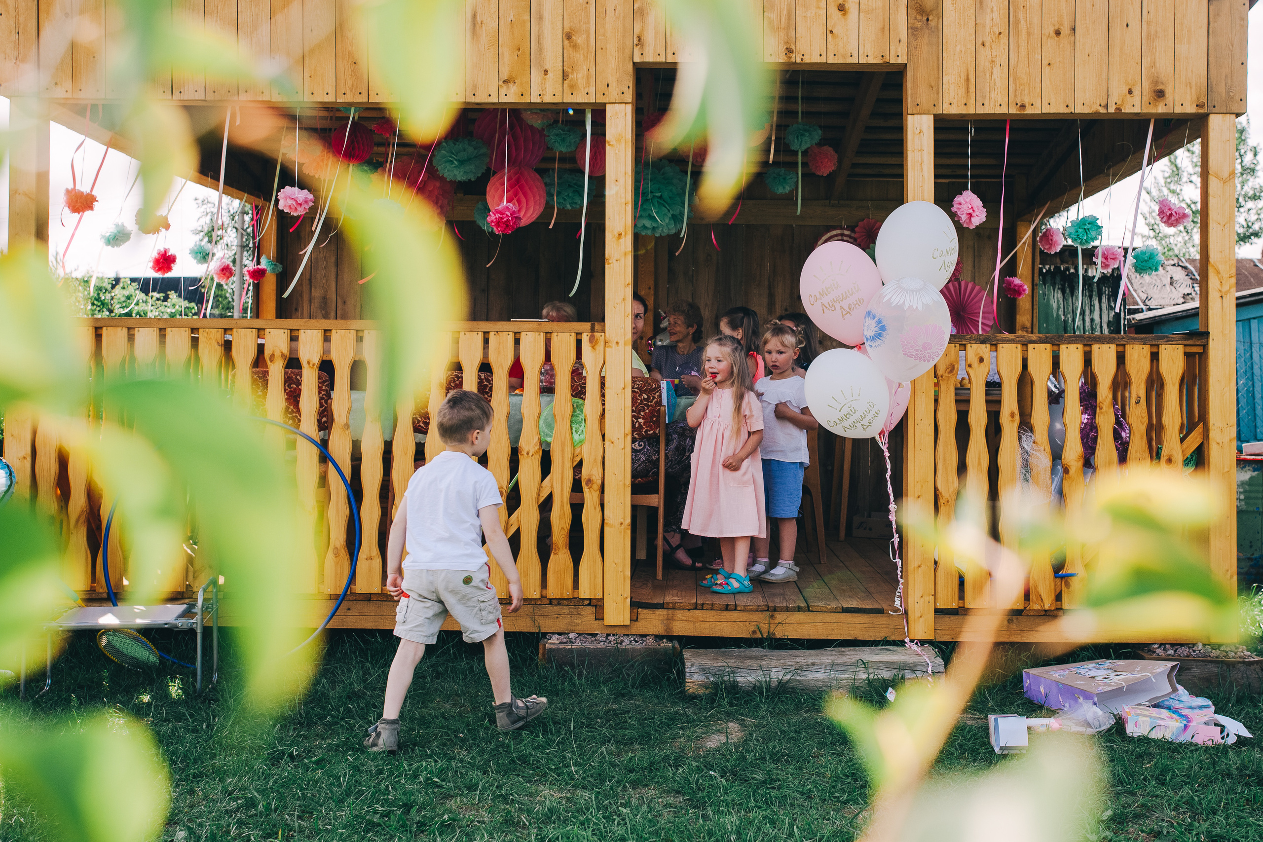 Ульяше 5 лет. Дачный деньрожденский день. Семейный фотограф, фотограф родов, репортажей фотограф в Санкт-Петербу