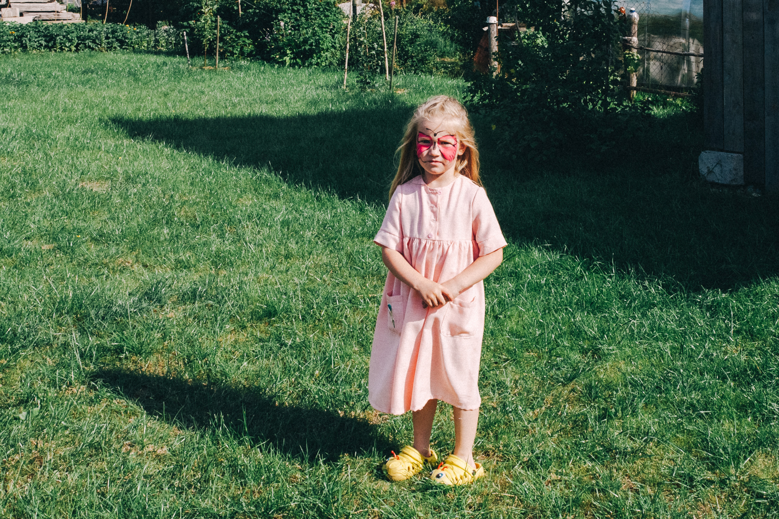 Ульяше 5 лет. Дачный деньрожденский день. Семейный фотограф, фотограф родов, репортажей фотограф в Санкт-Петербу