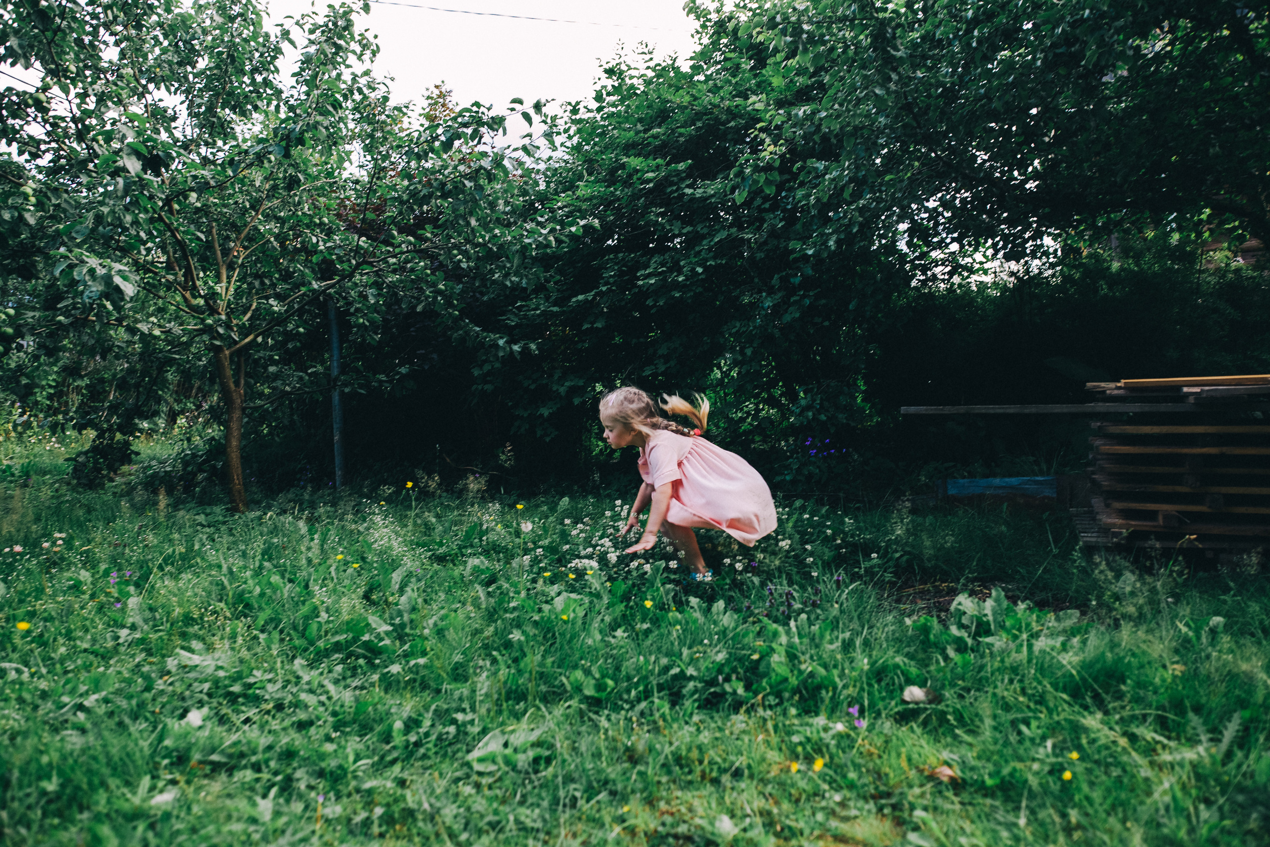 Ульяше 5 лет. Дачный деньрожденский день. Семейный фотограф, фотограф родов, репортажей фотограф в Санкт-Петербу