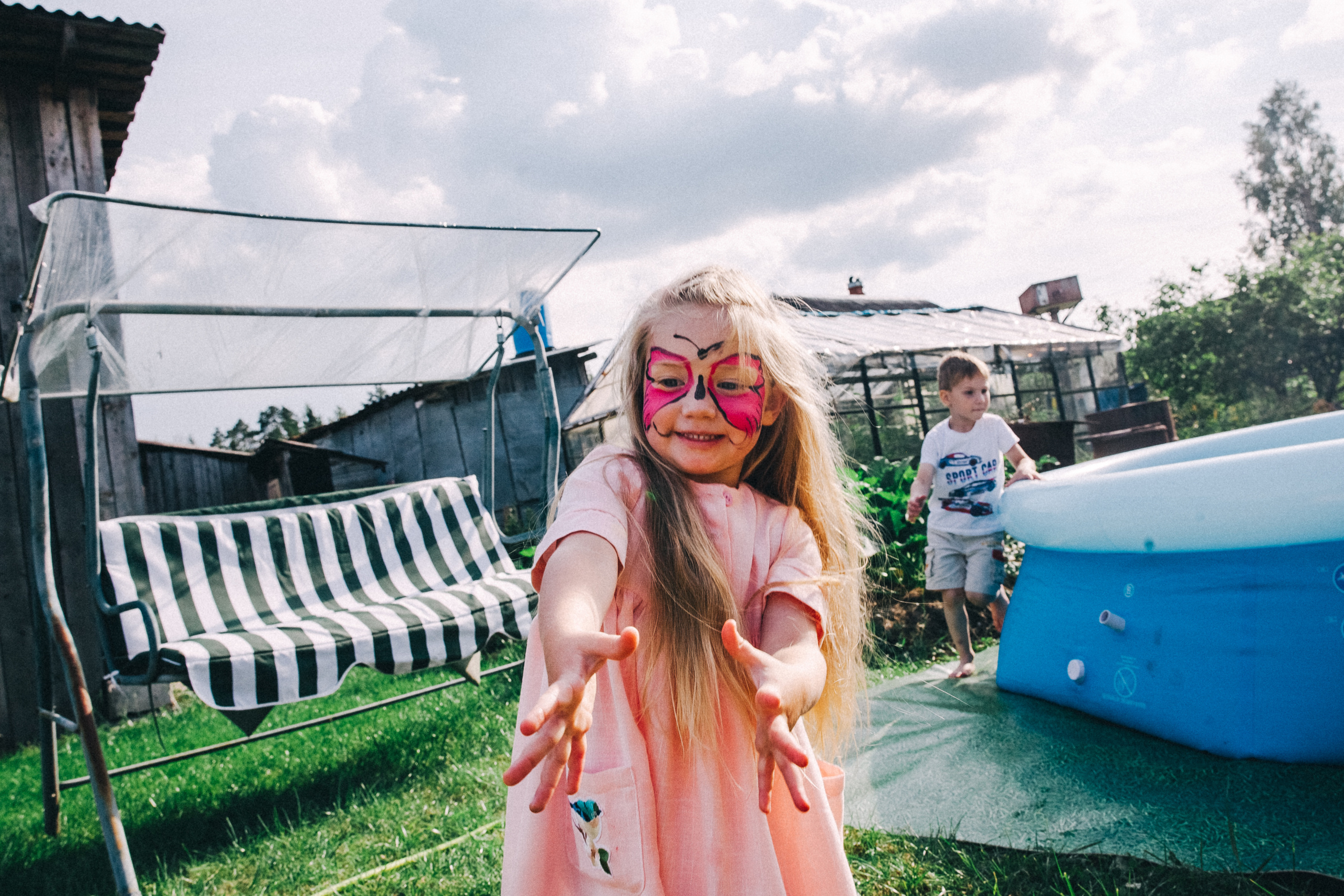 Ульяше 5 лет. Дачный деньрожденский день. Семейный фотограф, фотограф родов, репортажей фотограф в Санкт-Петербу