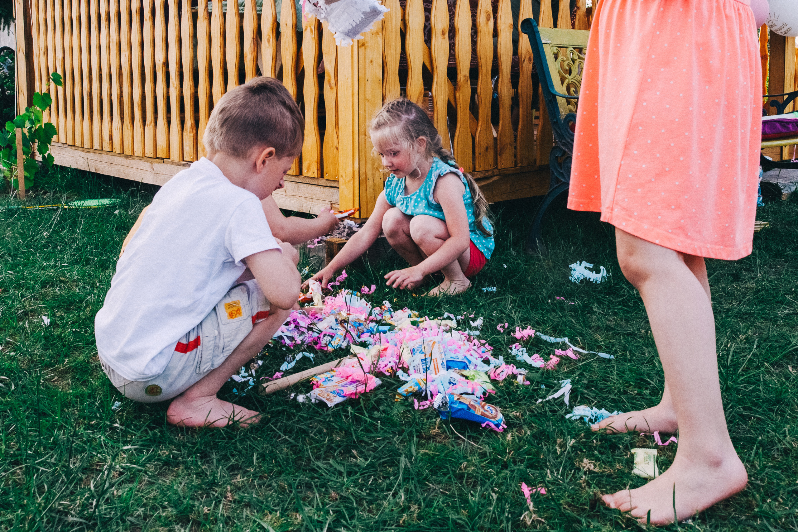 Ульяше 5 лет. Дачный деньрожденский день. Семейный фотограф, фотограф родов, репортажей фотограф в Санкт-Петербу