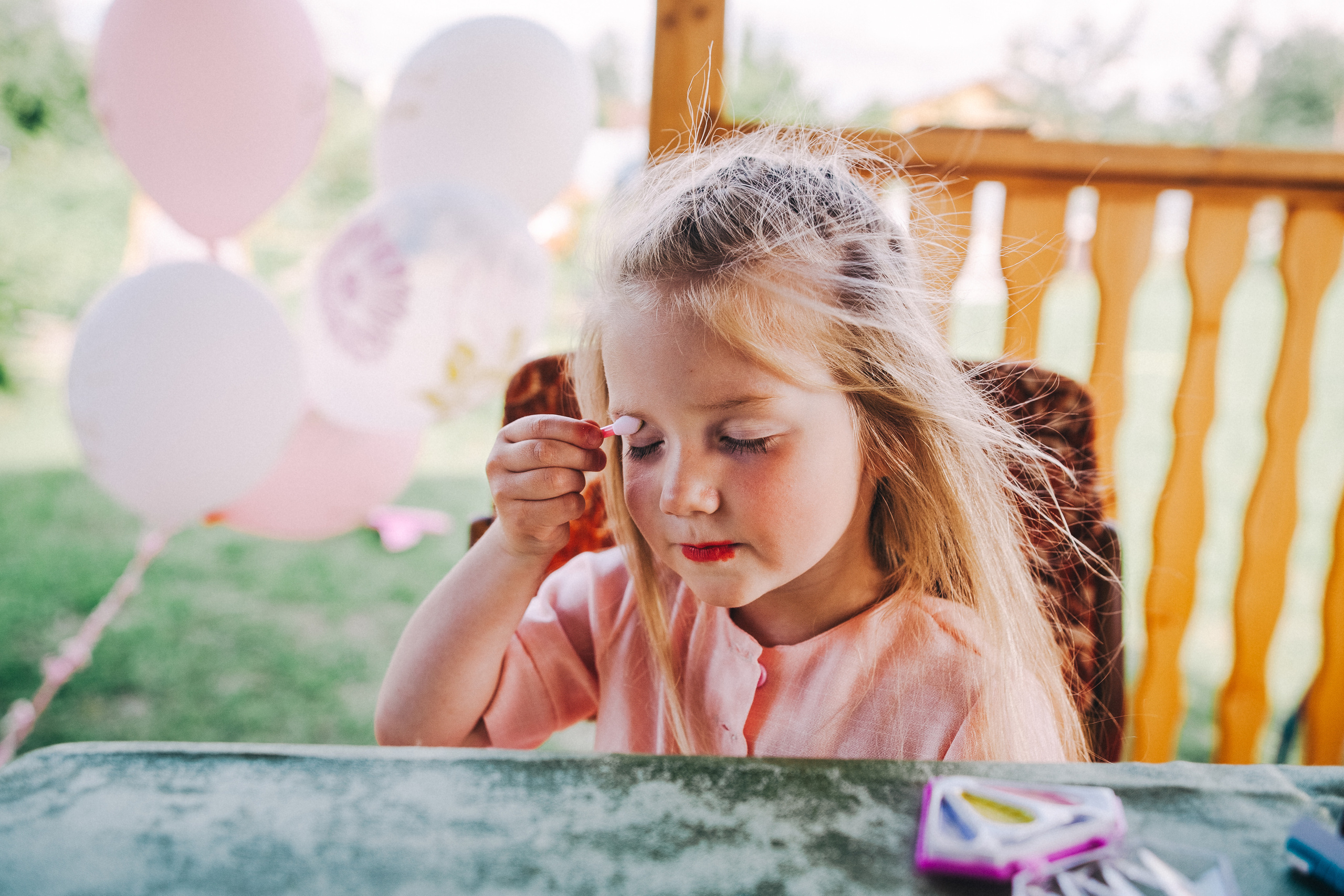 Ульяше 5 лет. Дачный деньрожденский день. Семейный фотограф, фотограф родов, репортажей фотограф в Санкт-Петербу