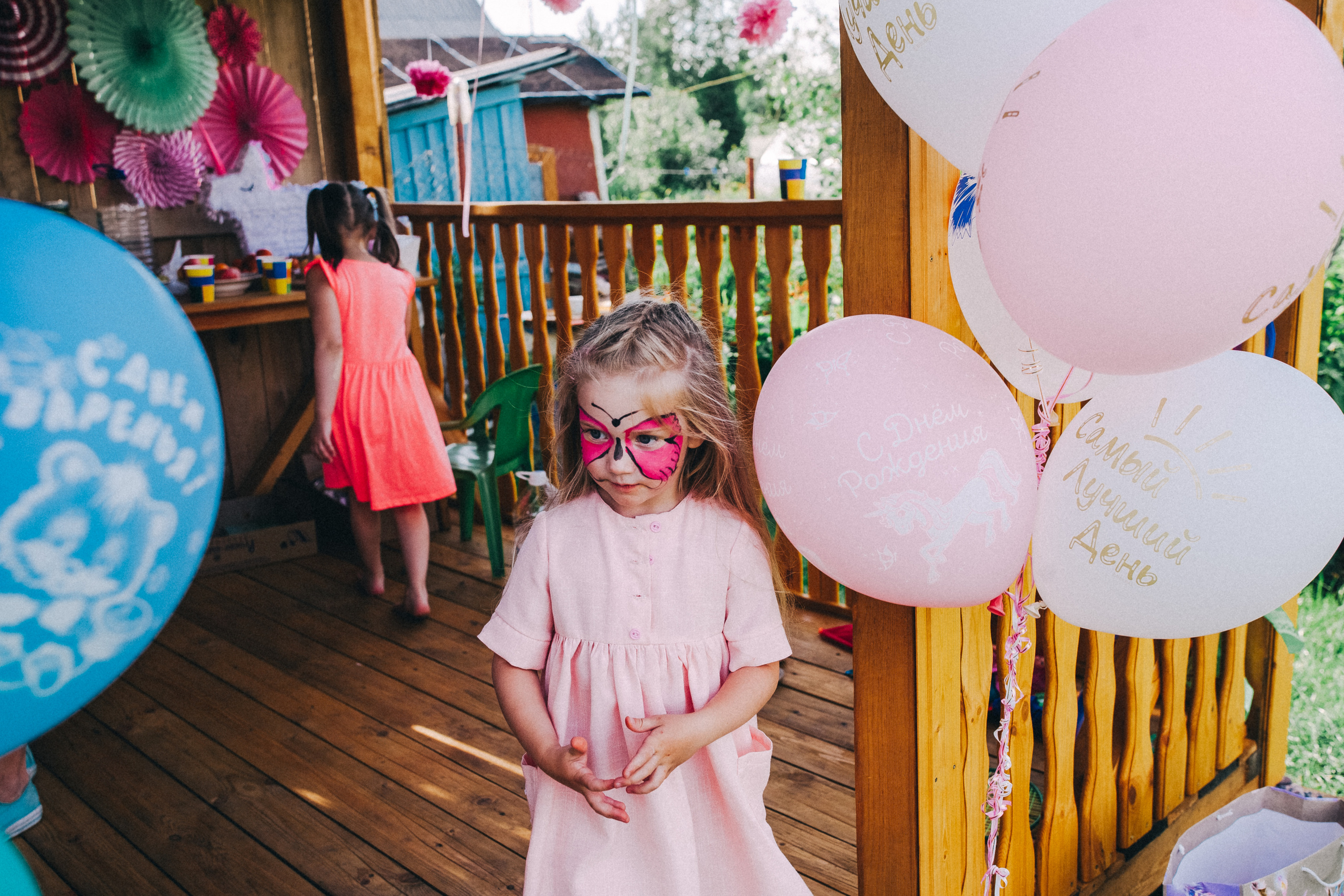 Ульяше 5 лет. Дачный деньрожденский день. Семейный фотограф, фотограф родов, репортажей фотограф в Санкт-Петербу