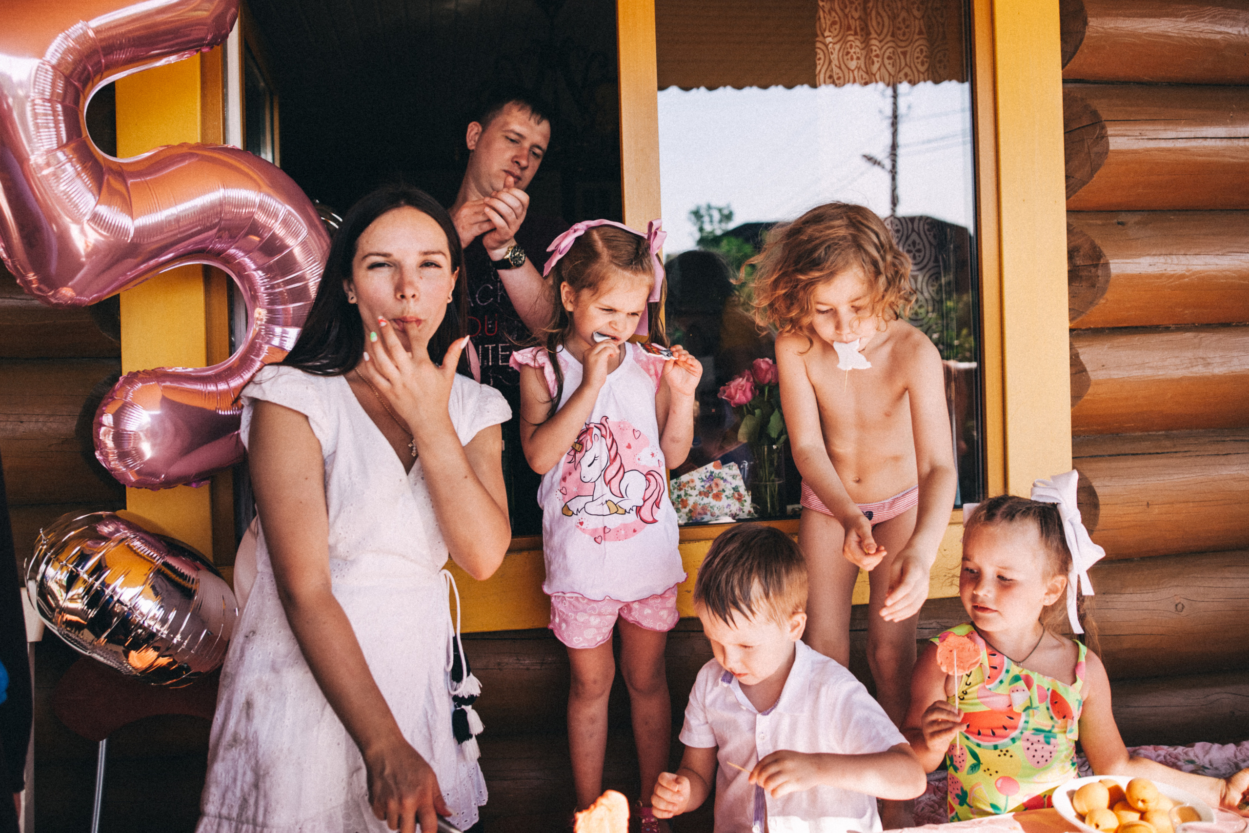 Есении 5 лет. ДР на даче. Семейный фотограф, фотограф родов, репортажей фотограф в Санкт-Петербу