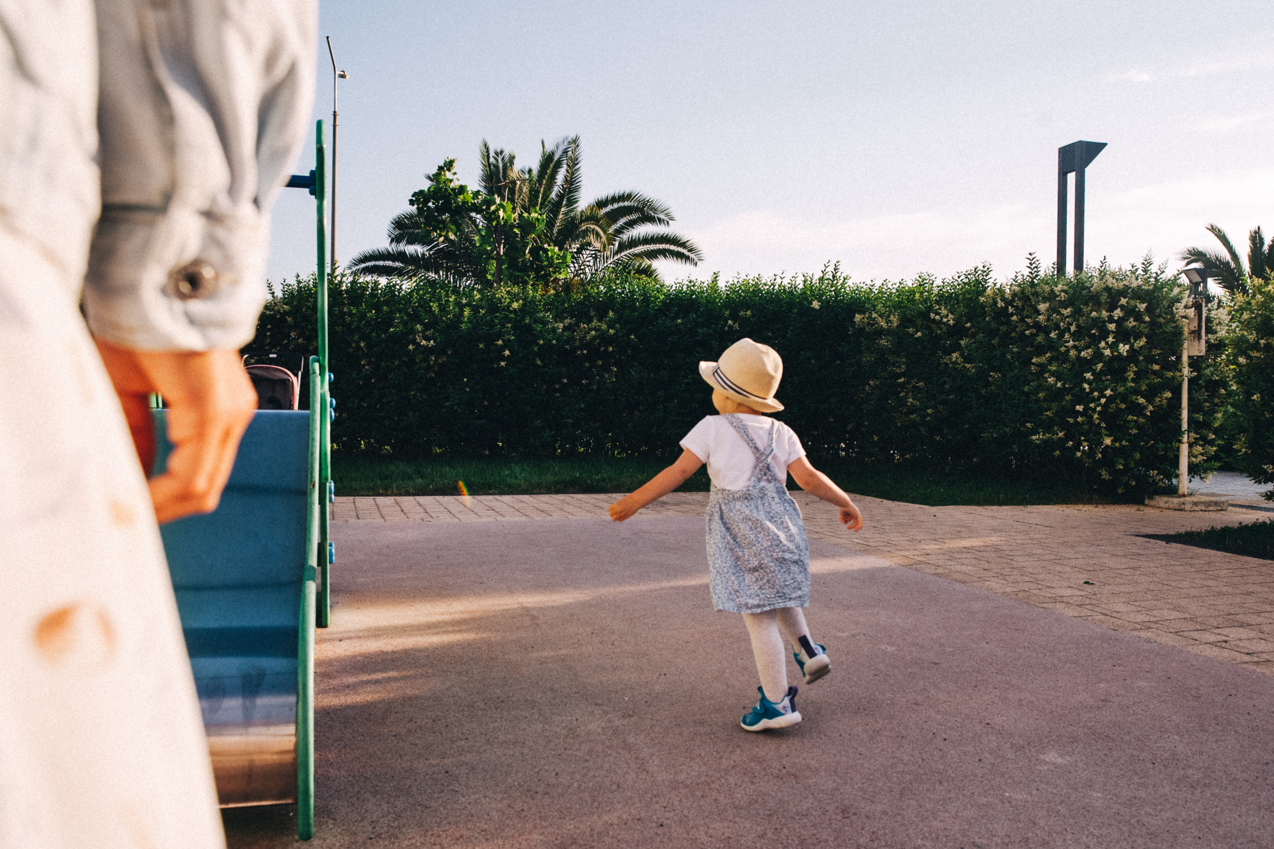 Вася, Маша, Соня. Отпуск в Адлере. Семейный фотограф, фотограф родов, репортажей фотограф в Санкт-Петербу