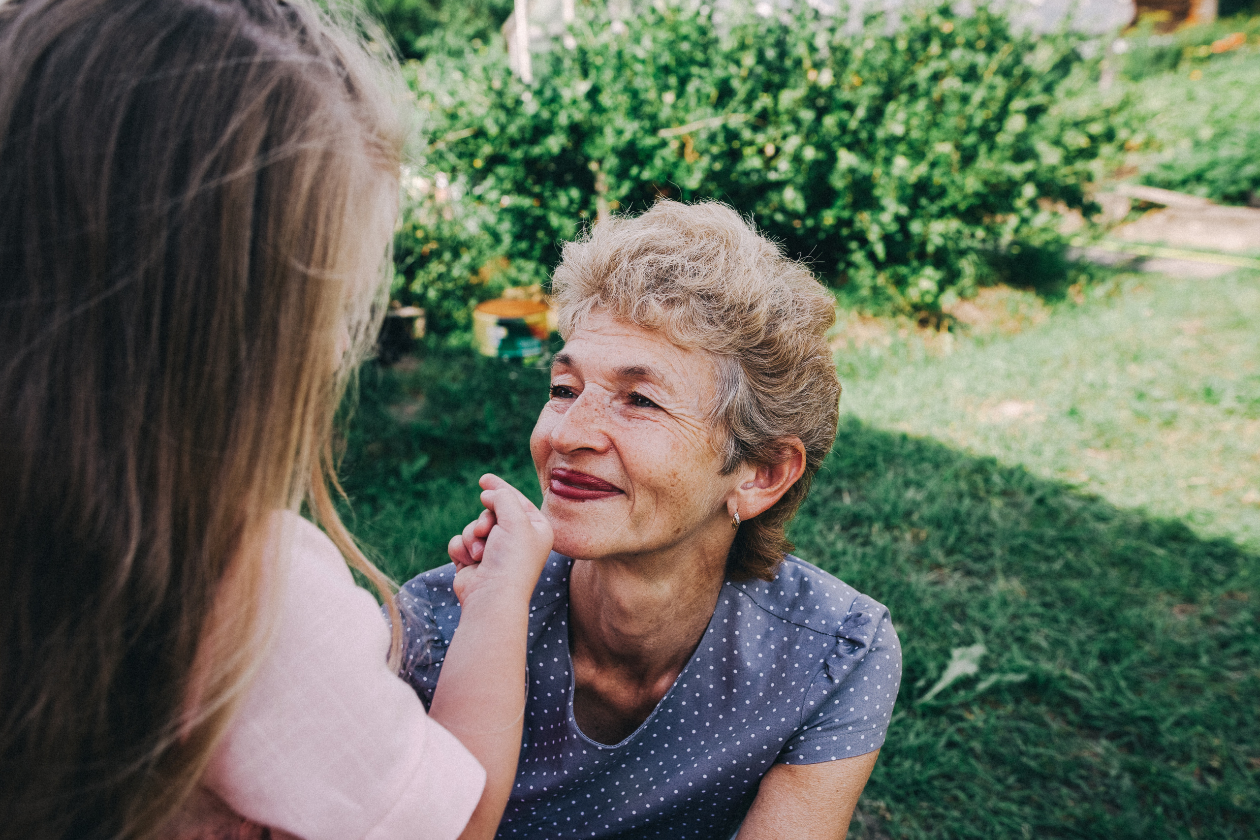 Ульяше 5 лет. Дачный деньрожденский день. Семейный фотограф, фотограф родов, репортажей фотограф в Санкт-Петербу