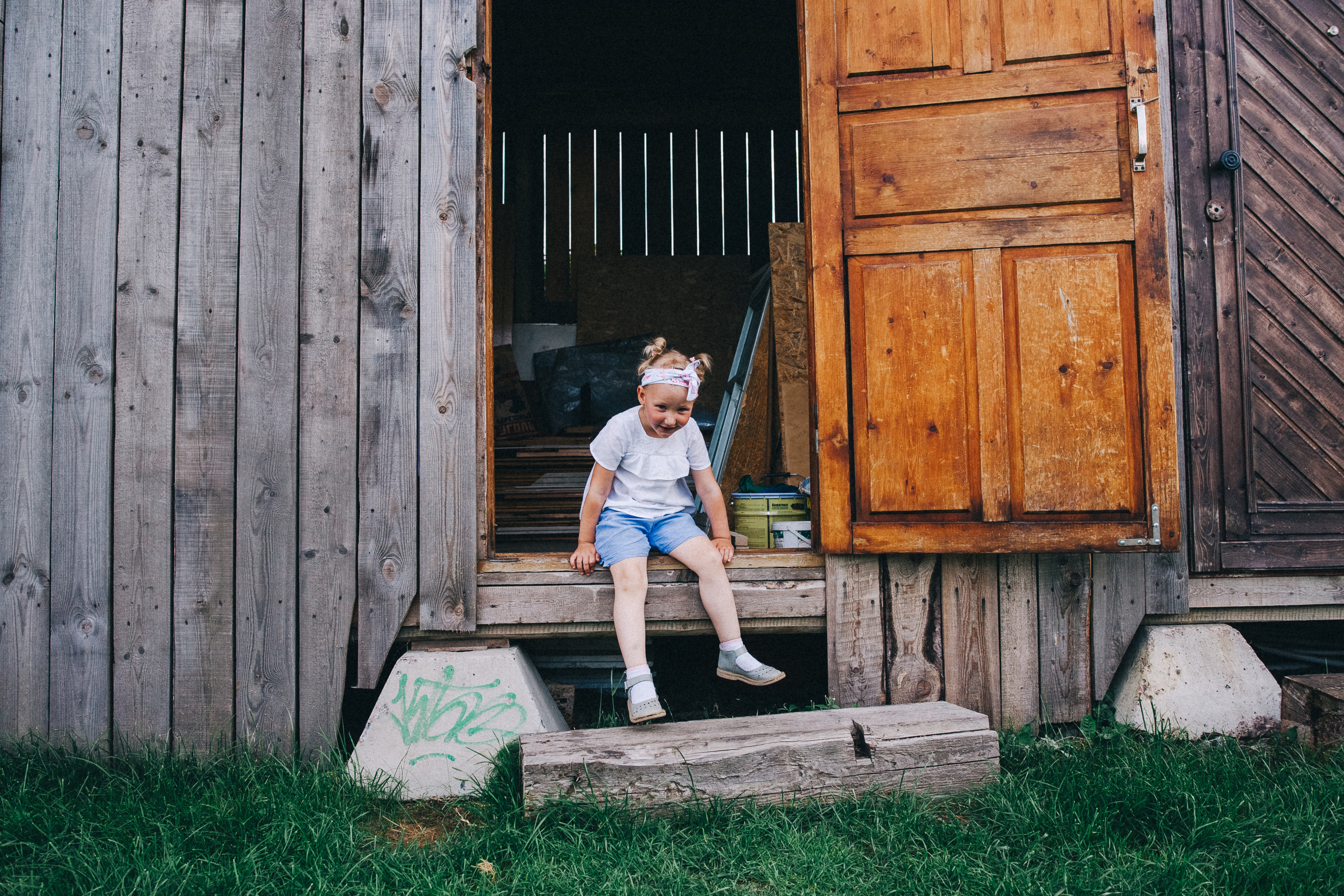 Ульяше 5 лет. Дачный деньрожденский день. Семейный фотограф, фотограф родов, репортажей фотограф в Санкт-Петербу
