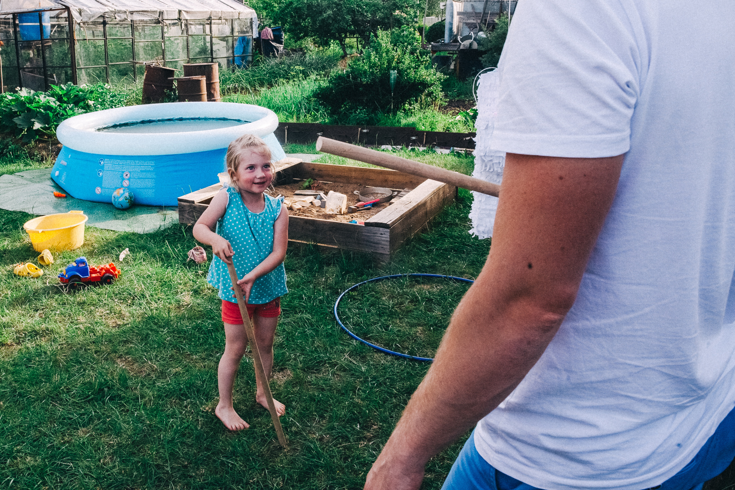 Ульяше 5 лет. Дачный деньрожденский день. Семейный фотограф, фотограф родов, репортажей фотограф в Санкт-Петербу