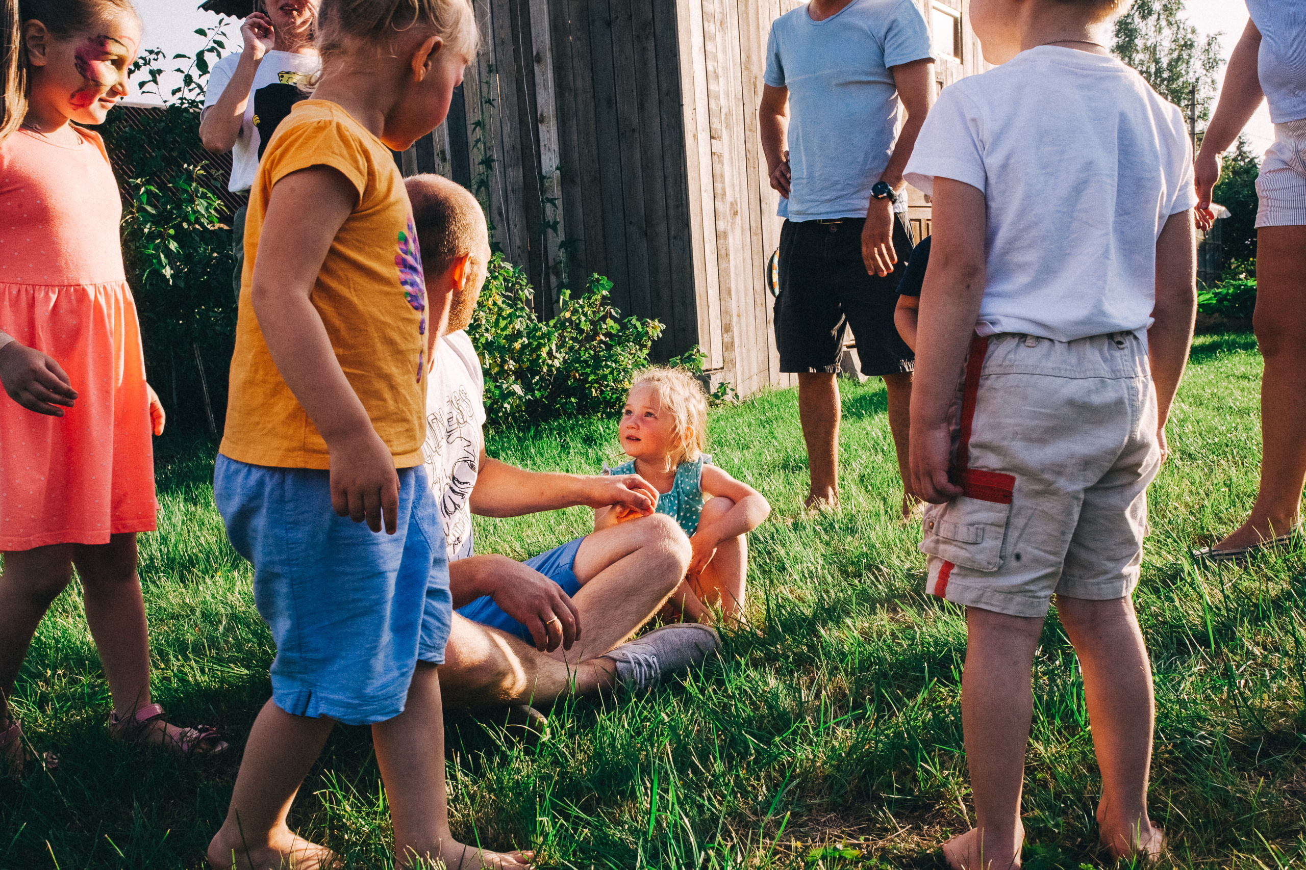 Ульяше 5 лет. Дачный деньрожденский день. Семейный фотограф, фотограф родов, репортажей фотограф в Санкт-Петербу