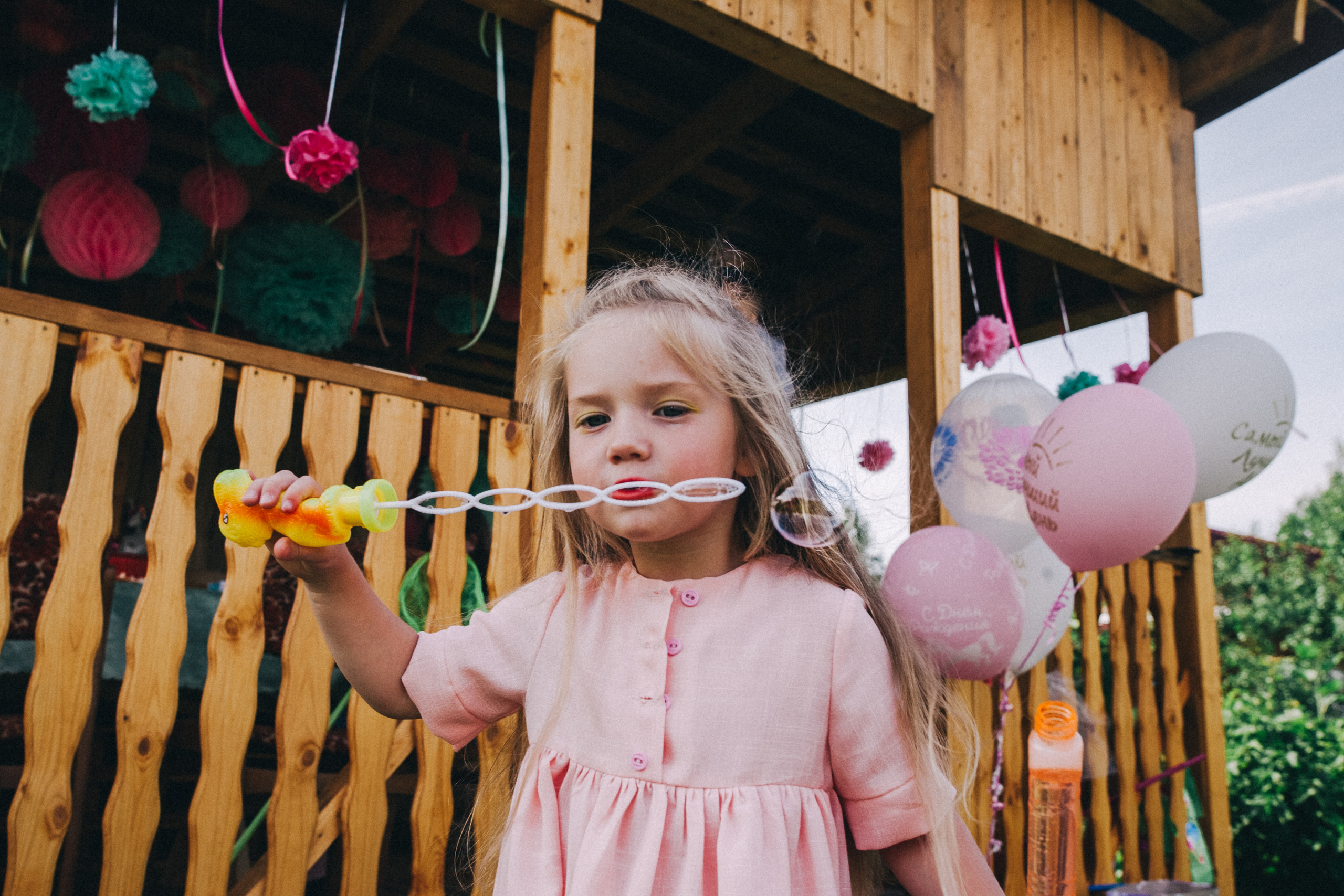 Ульяше 5 лет. Дачный деньрожденский день. Семейный фотограф, фотограф родов, репортажей фотограф в Санкт-Петербу