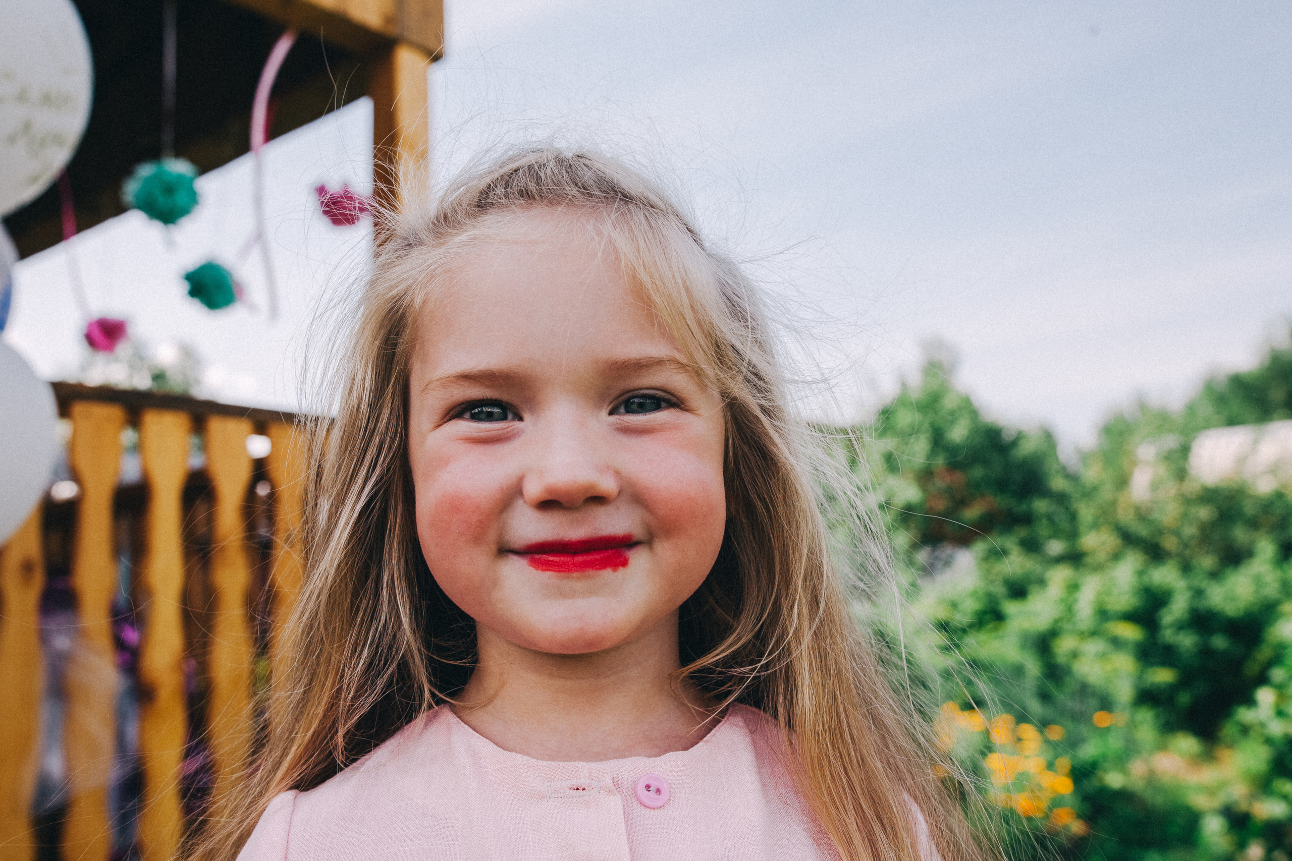 Ульяше 5 лет. Дачный деньрожденский день. Семейный фотограф, фотограф родов, репортажей фотограф в Санкт-Петербу