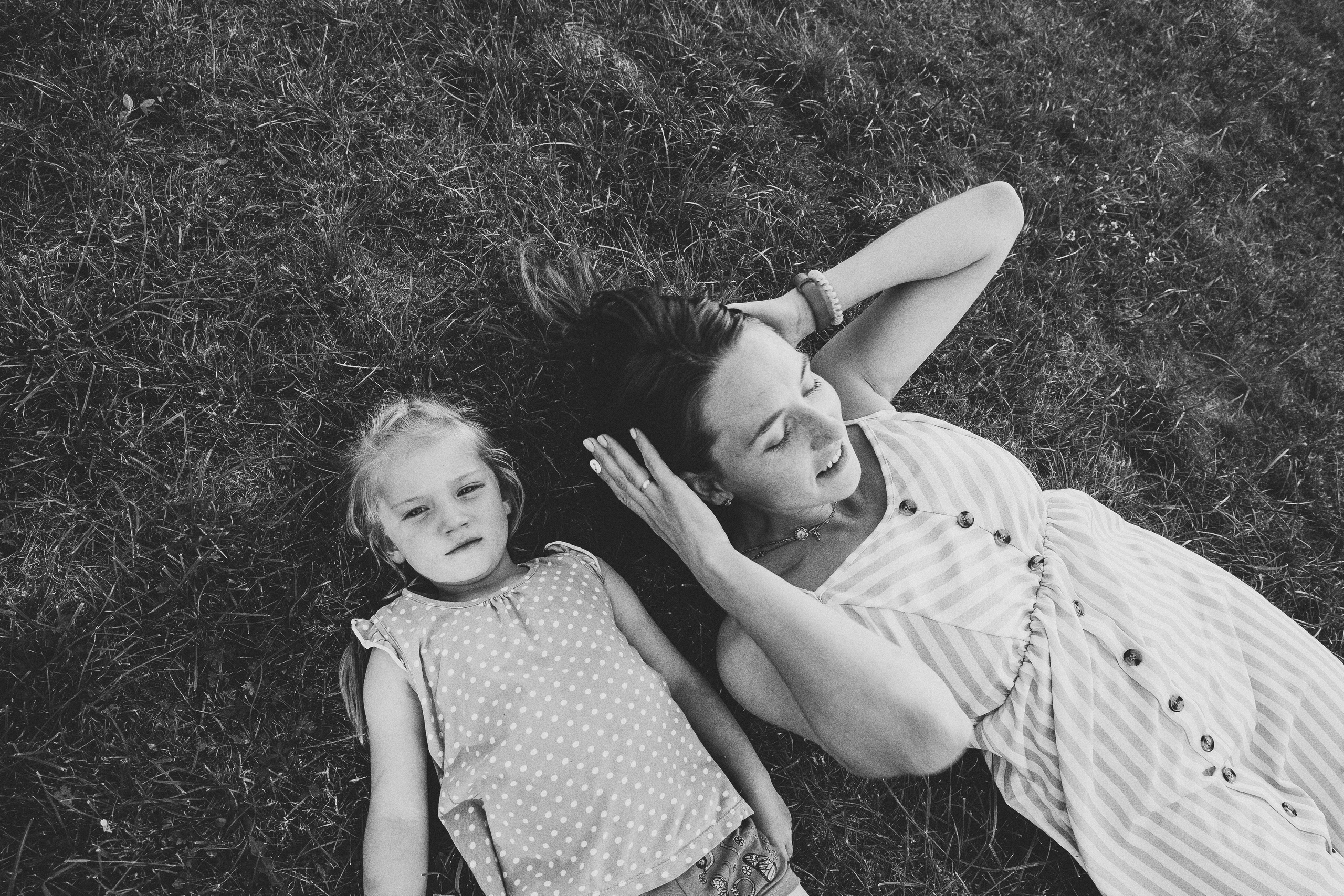 Ульяше 5 лет. Дачный деньрожденский день. Семейный фотограф, фотограф родов, репортажей фотограф в Санкт-Петербу