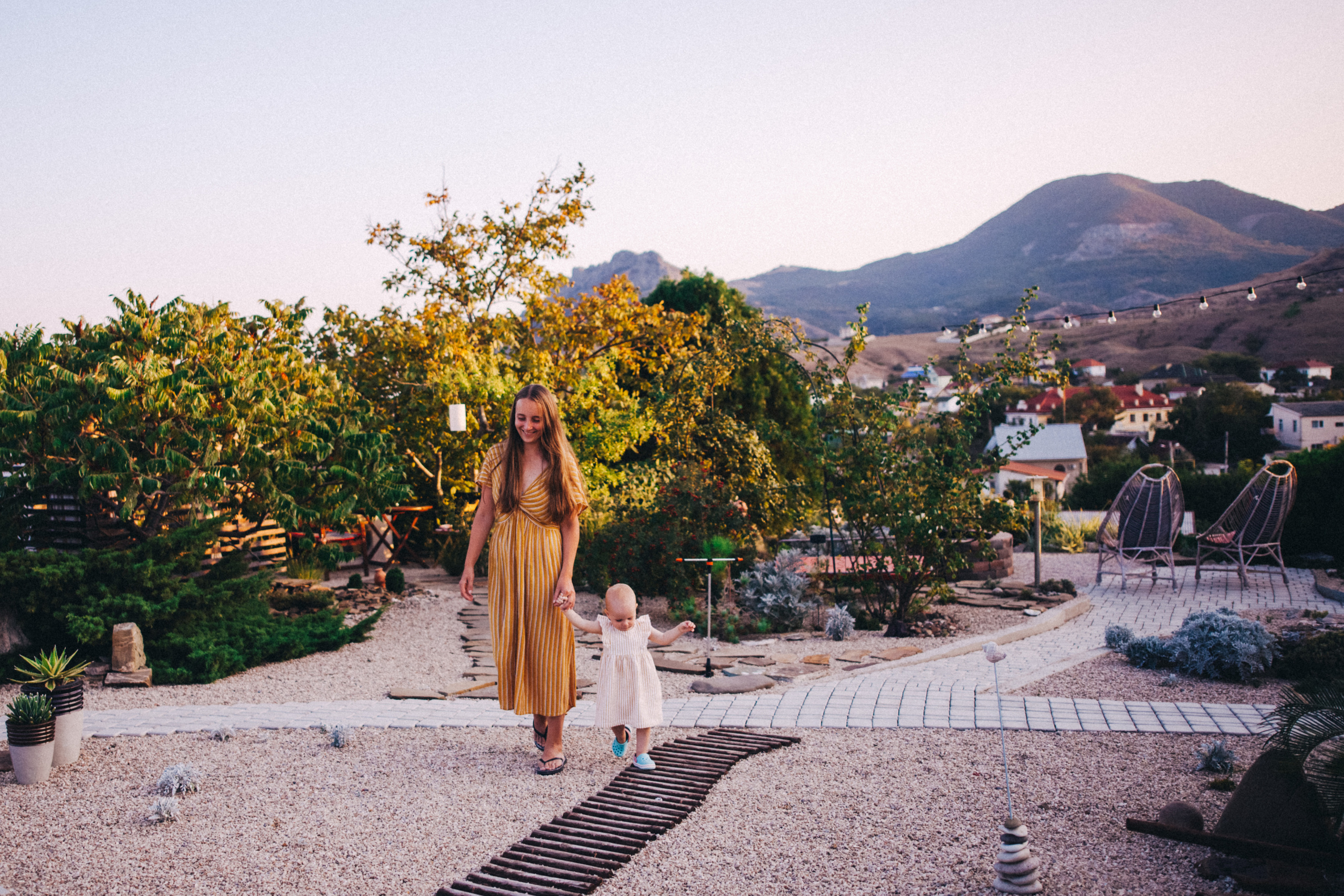 Маша и Соня. Отпуск в Крыму. Семейный фотограф, фотограф родов, репортажей фотограф в Санкт-Петербу