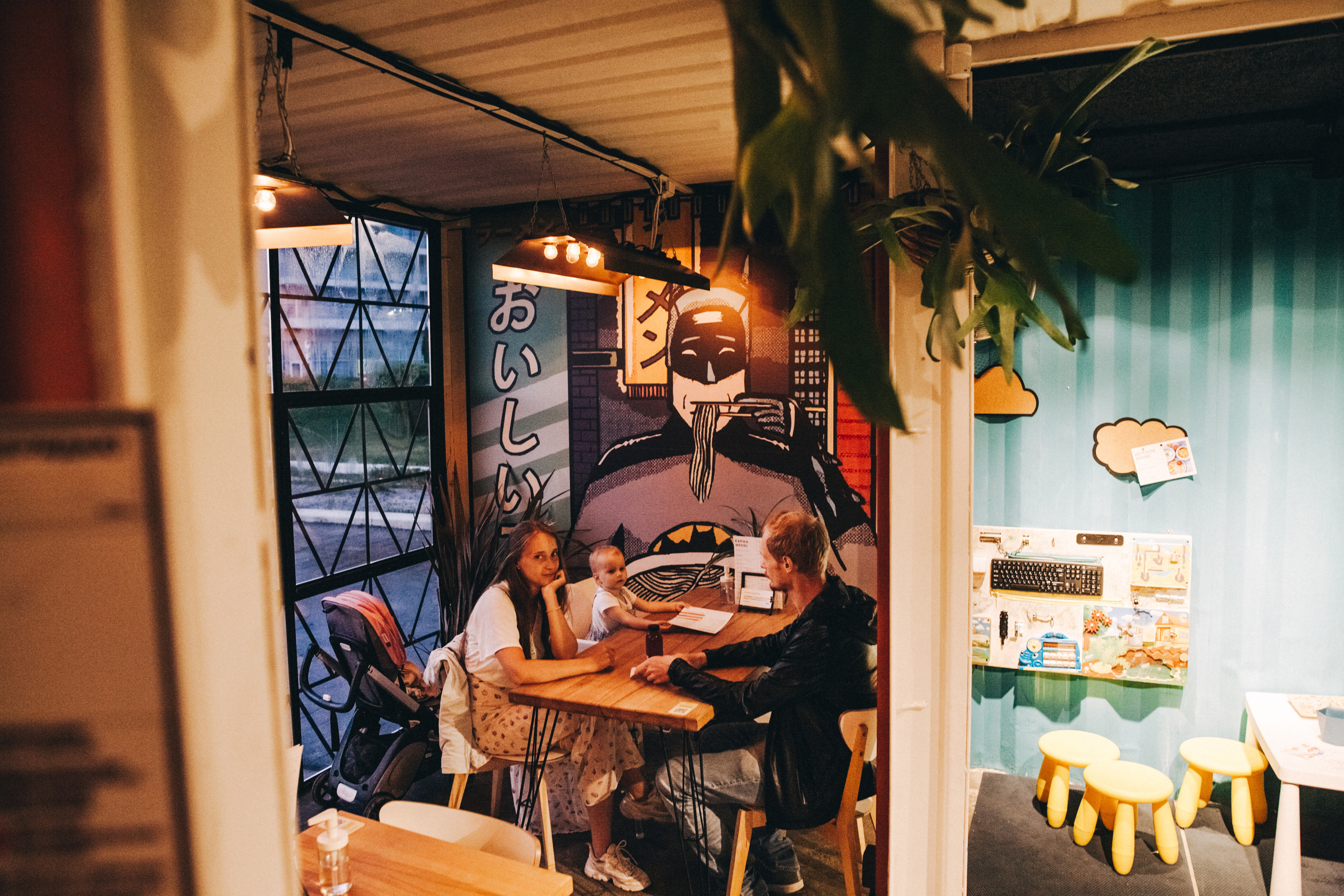 Вася, Маша, Соня. Отпуск в Адлере. Семейный фотограф, фотограф родов, репортажей фотограф в Санкт-Петербу