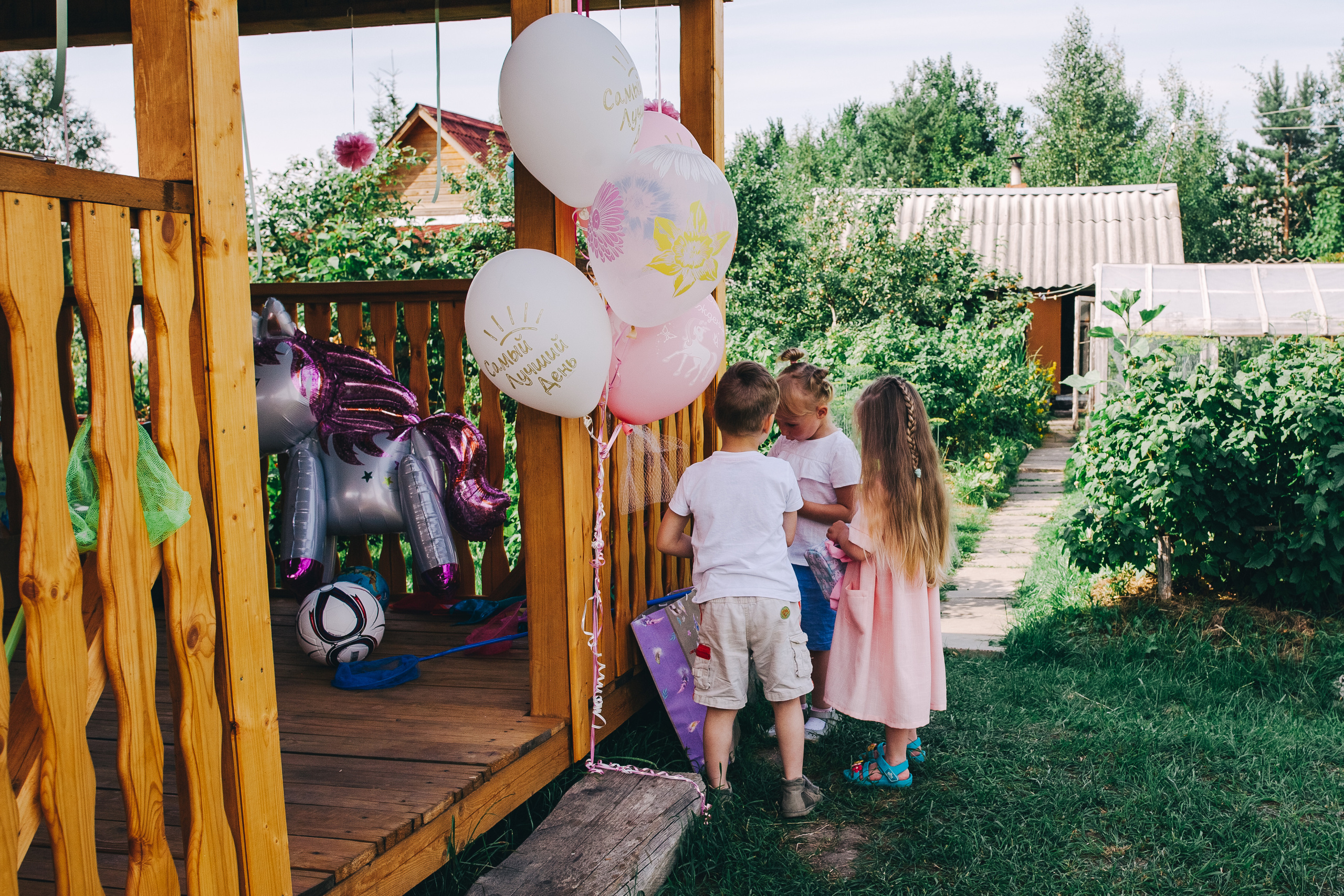 Ульяше 5 лет. Дачный деньрожденский день. Семейный фотограф, фотограф родов, репортажей фотограф в Санкт-Петербу