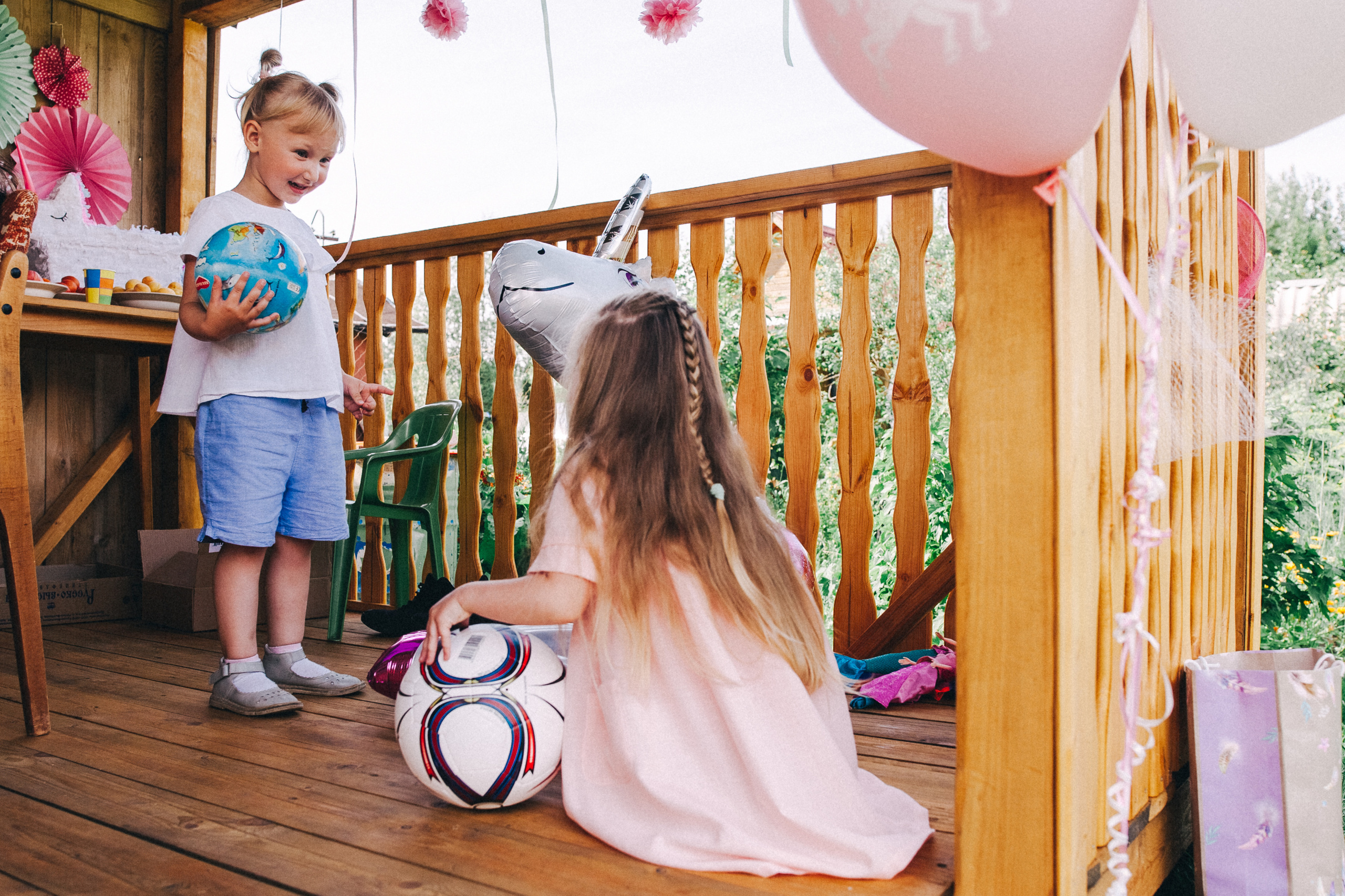 Ульяше 5 лет. Дачный деньрожденский день. Семейный фотограф, фотограф родов, репортажей фотограф в Санкт-Петербу