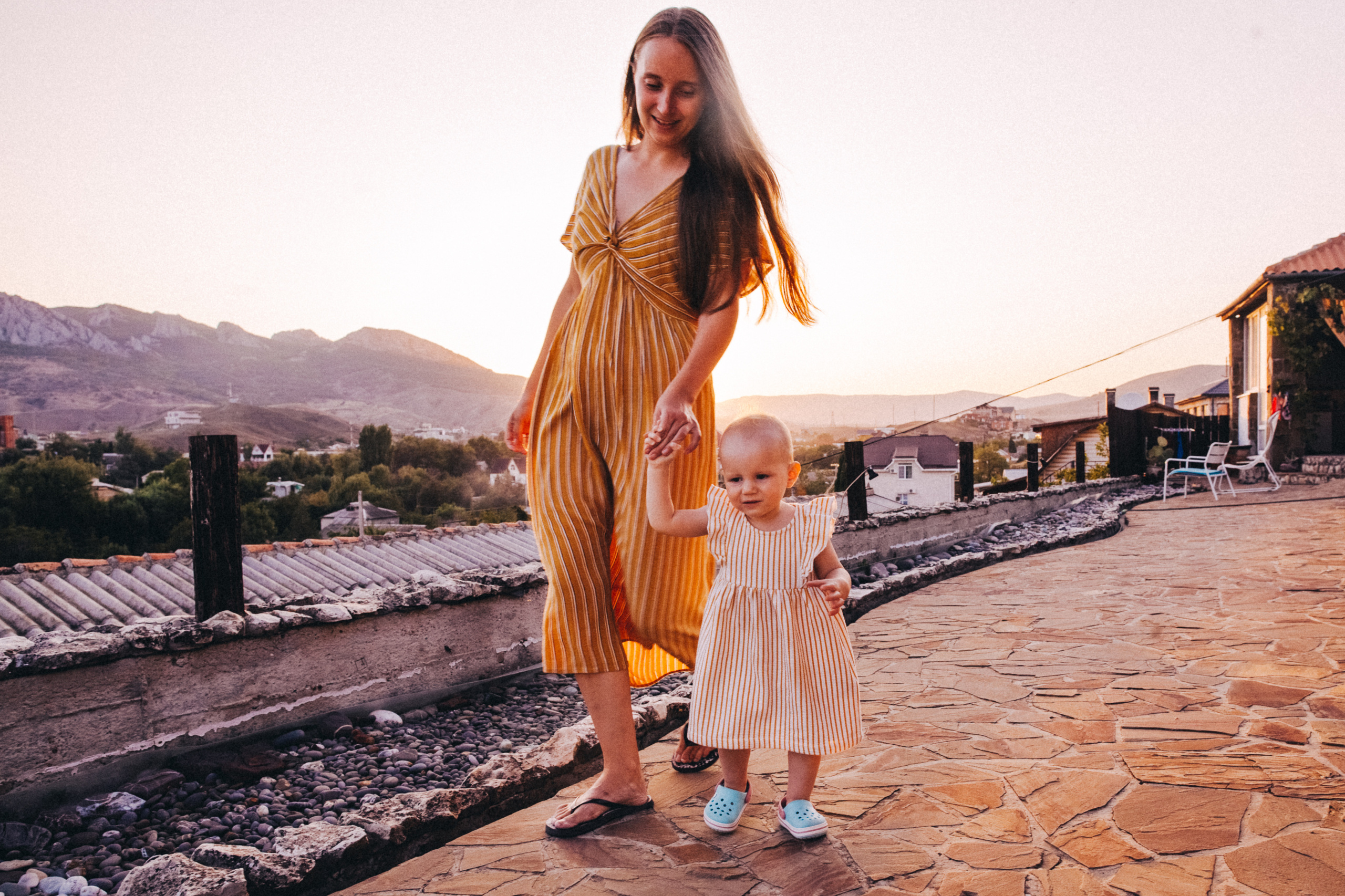 Маша и Соня. Отпуск в Крыму. Семейный фотограф, фотограф родов, репортажей фотограф в Санкт-Петербу