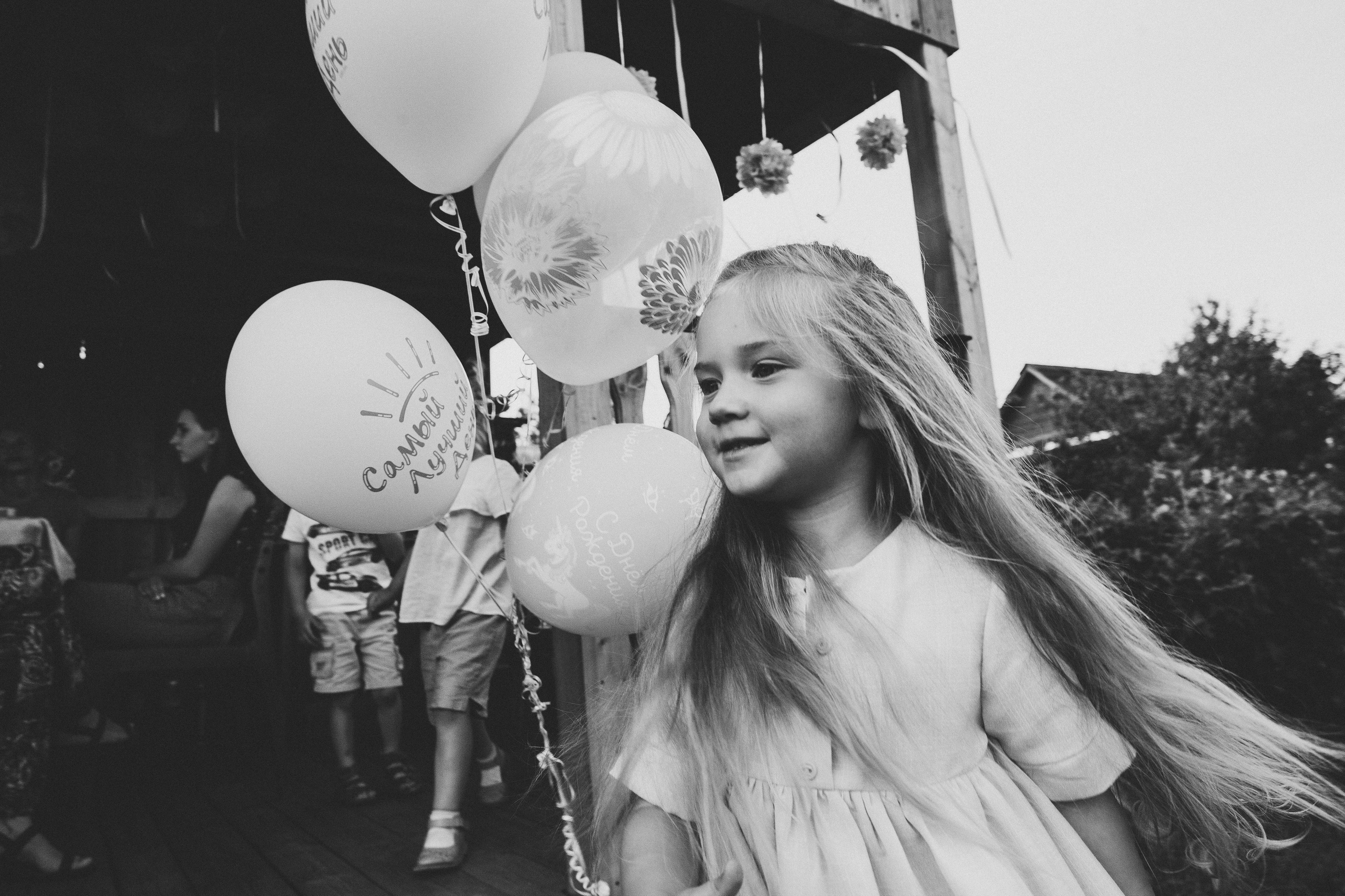 Ульяше 5 лет. Дачный деньрожденский день. Семейный фотограф, фотограф родов, репортажей фотограф в Санкт-Петербу