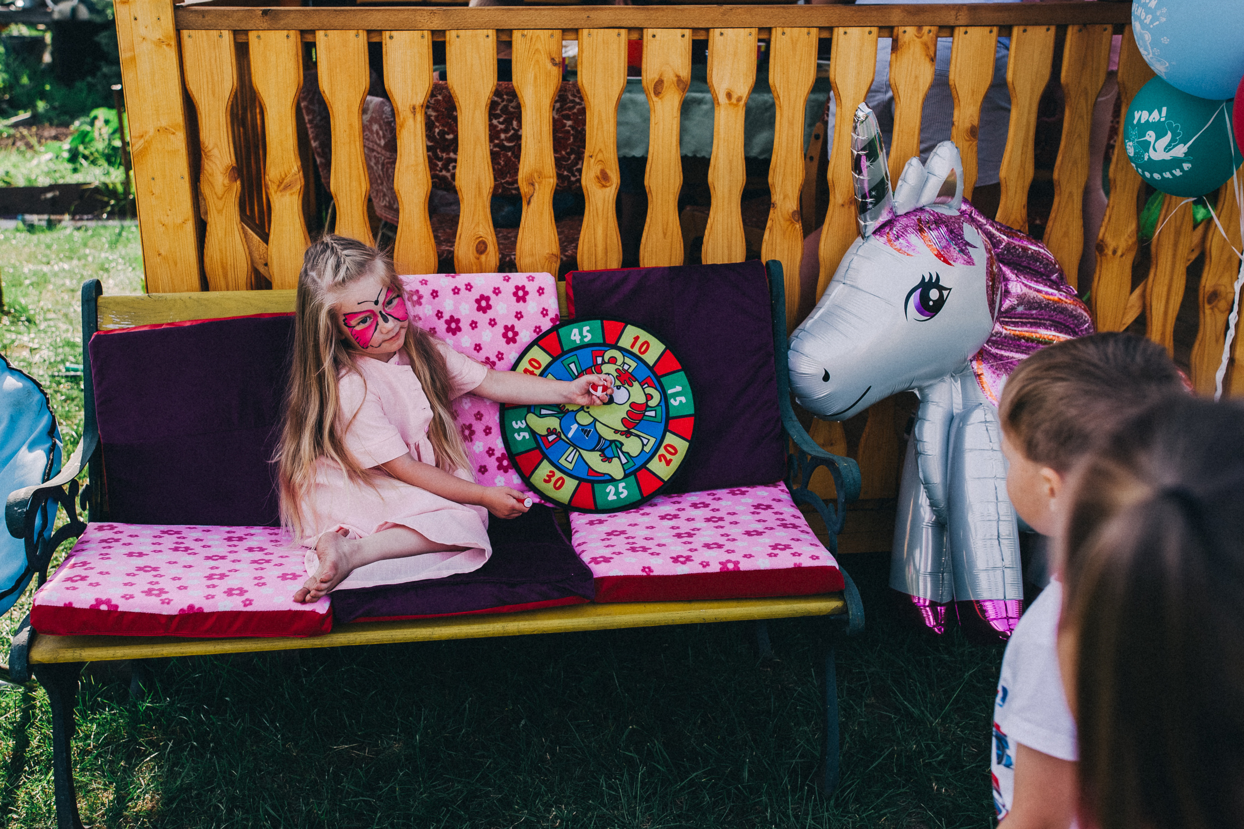 Ульяше 5 лет. Дачный деньрожденский день. Семейный фотограф, фотограф родов, репортажей фотограф в Санкт-Петербу