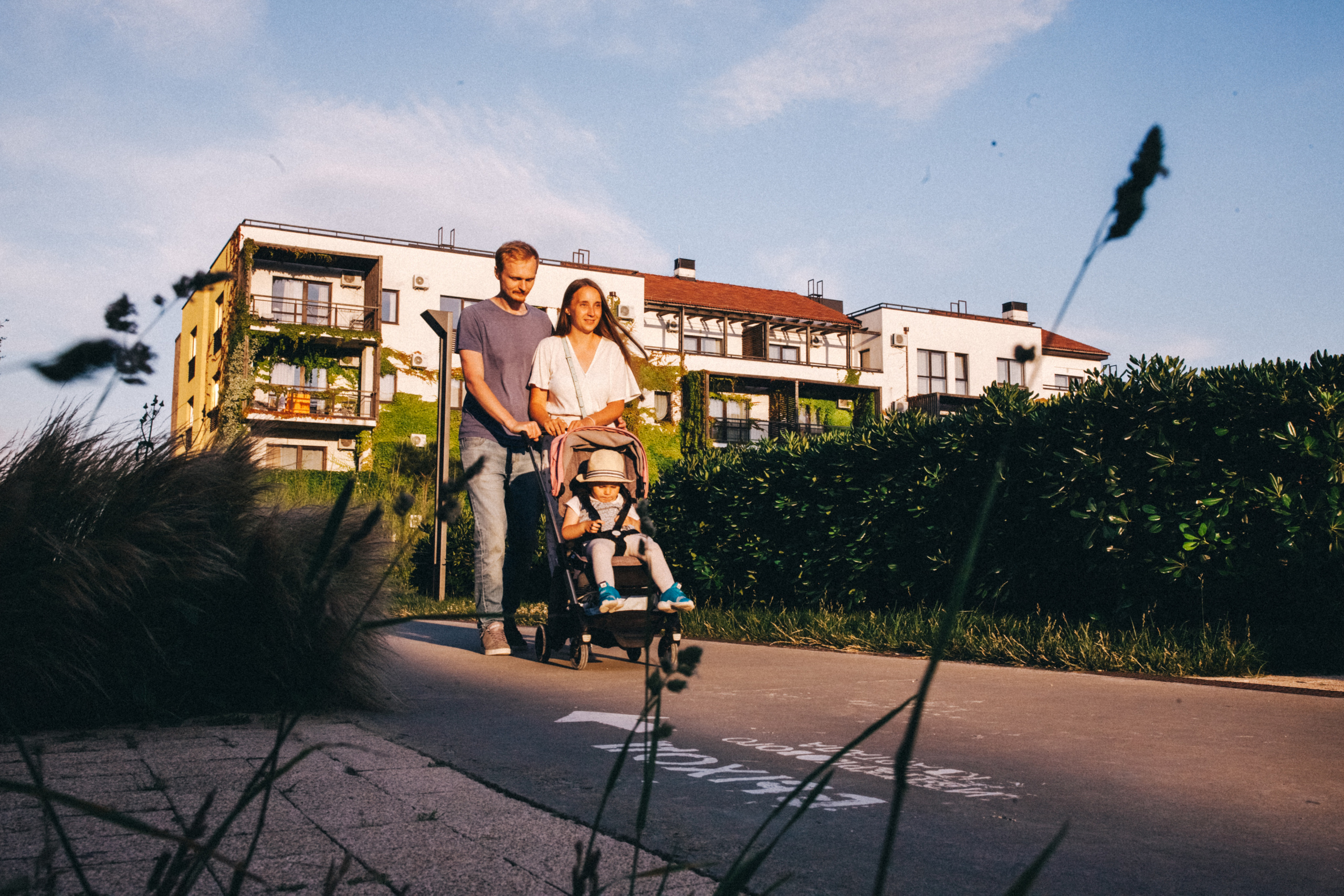 Вася, Маша, Соня. Отпуск в Адлере. Семейный фотограф, фотограф родов, репортажей фотограф в Санкт-Петербу