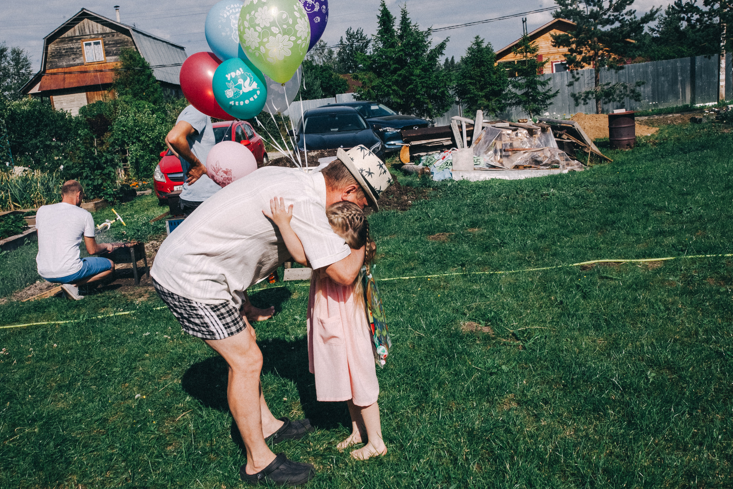 Ульяше 5 лет. Дачный деньрожденский день. Семейный фотограф, фотограф родов, репортажей фотограф в Санкт-Петербу