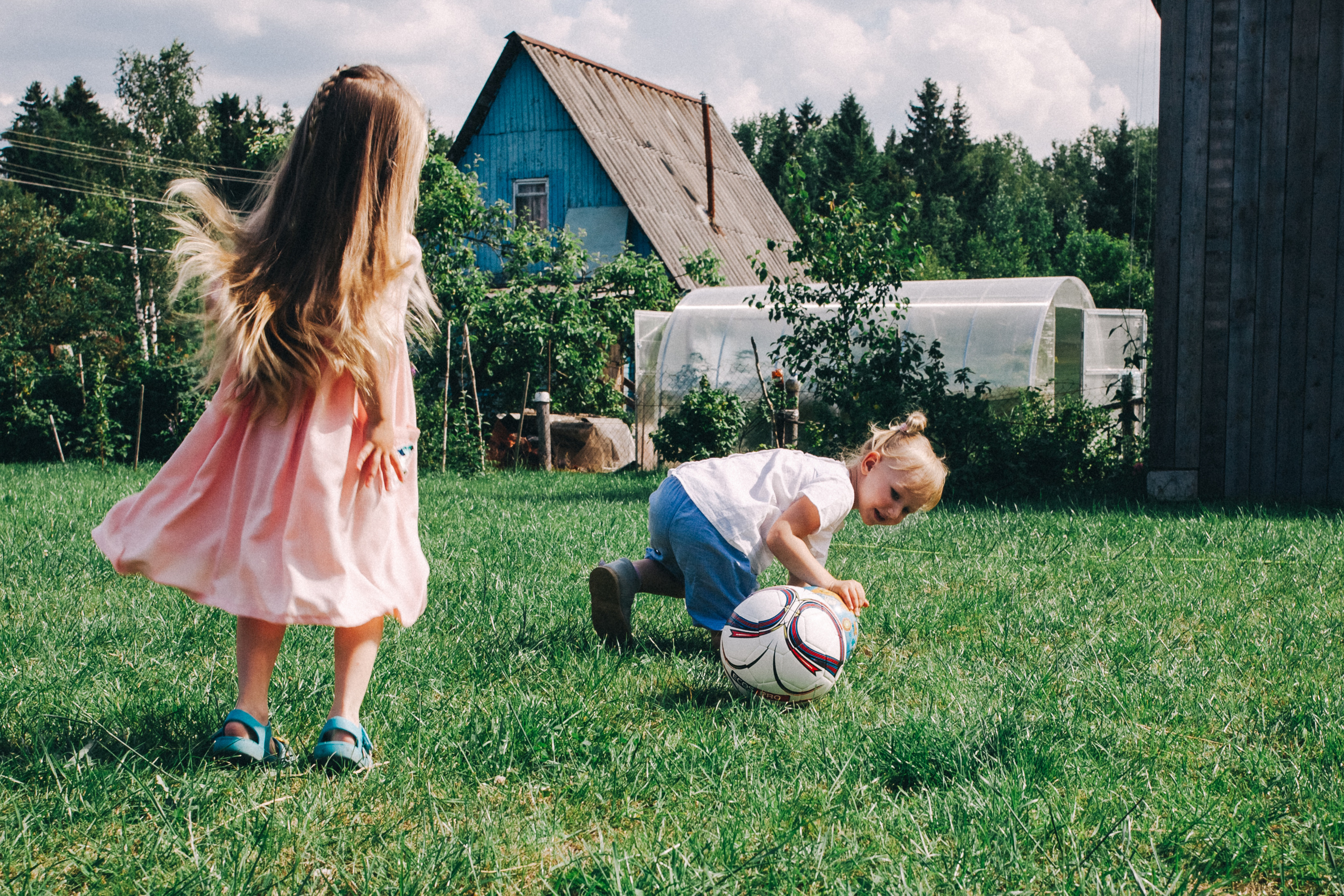 Ульяше 5 лет. Дачный деньрожденский день. Семейный фотограф, фотограф родов, репортажей фотограф в Санкт-Петербу