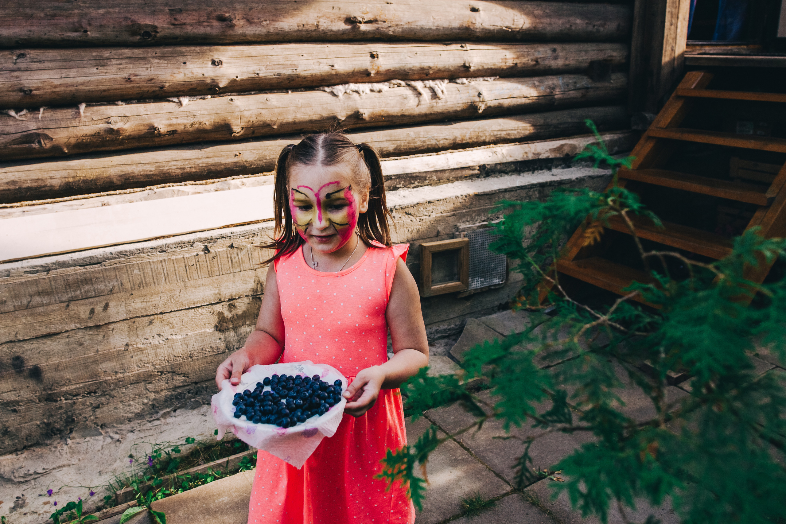 Ульяше 5 лет. Дачный деньрожденский день. Семейный фотограф, фотограф родов, репортажей фотограф в Санкт-Петербу