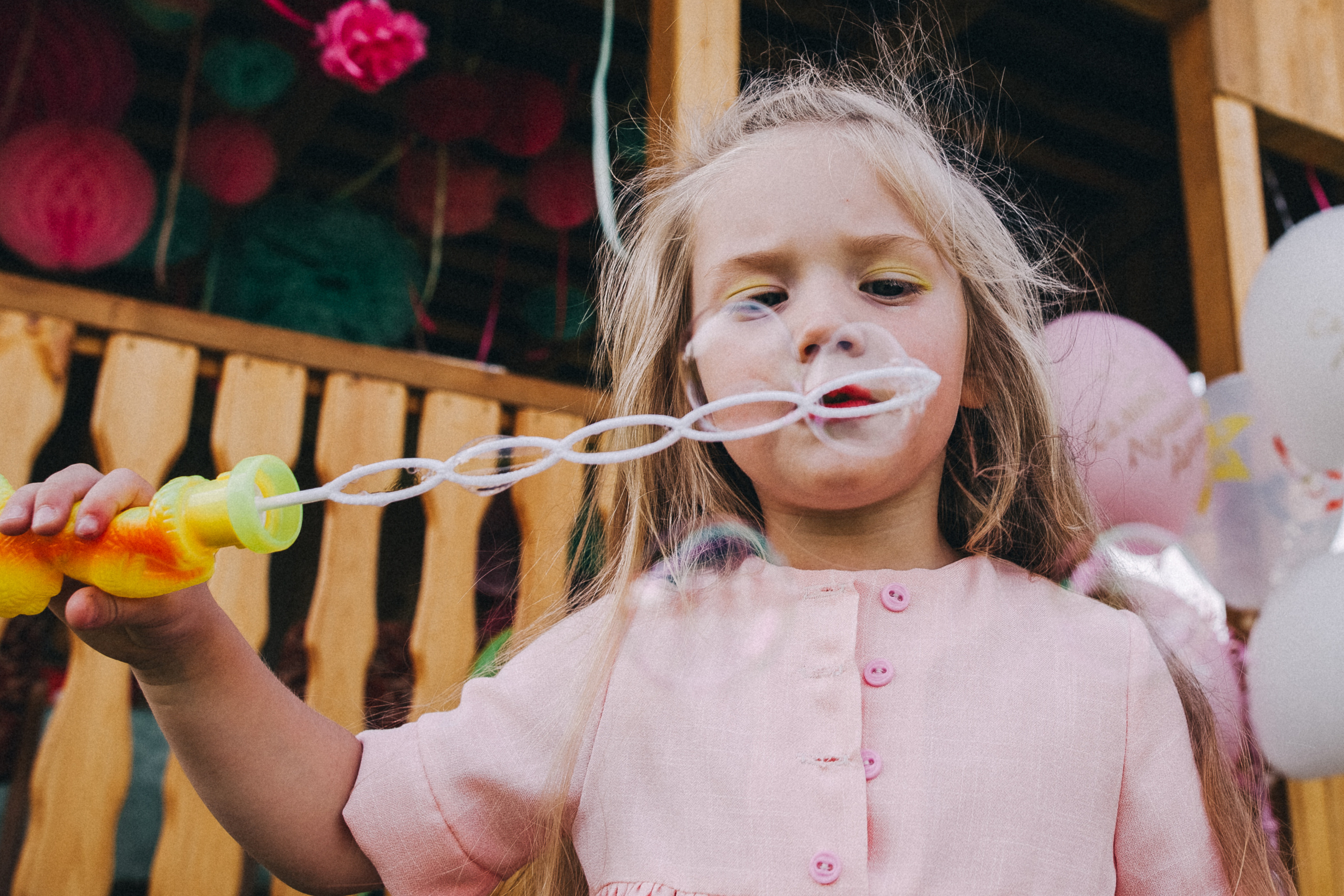 Ульяше 5 лет. Дачный деньрожденский день. Семейный фотограф, фотограф родов, репортажей фотограф в Санкт-Петербу