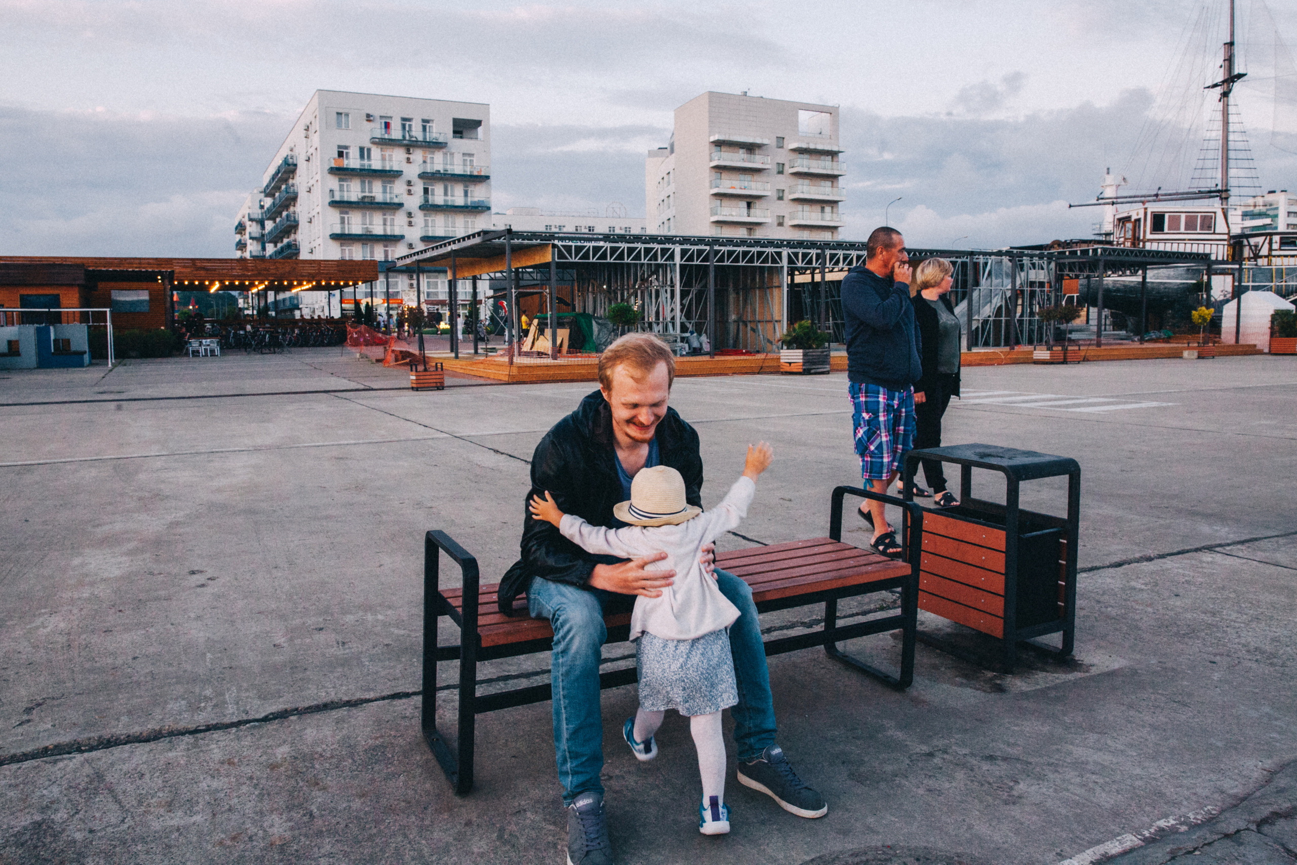 Вася, Маша, Соня. Отпуск в Адлере. Семейный фотограф, фотограф родов, репортажей фотограф в Санкт-Петербу