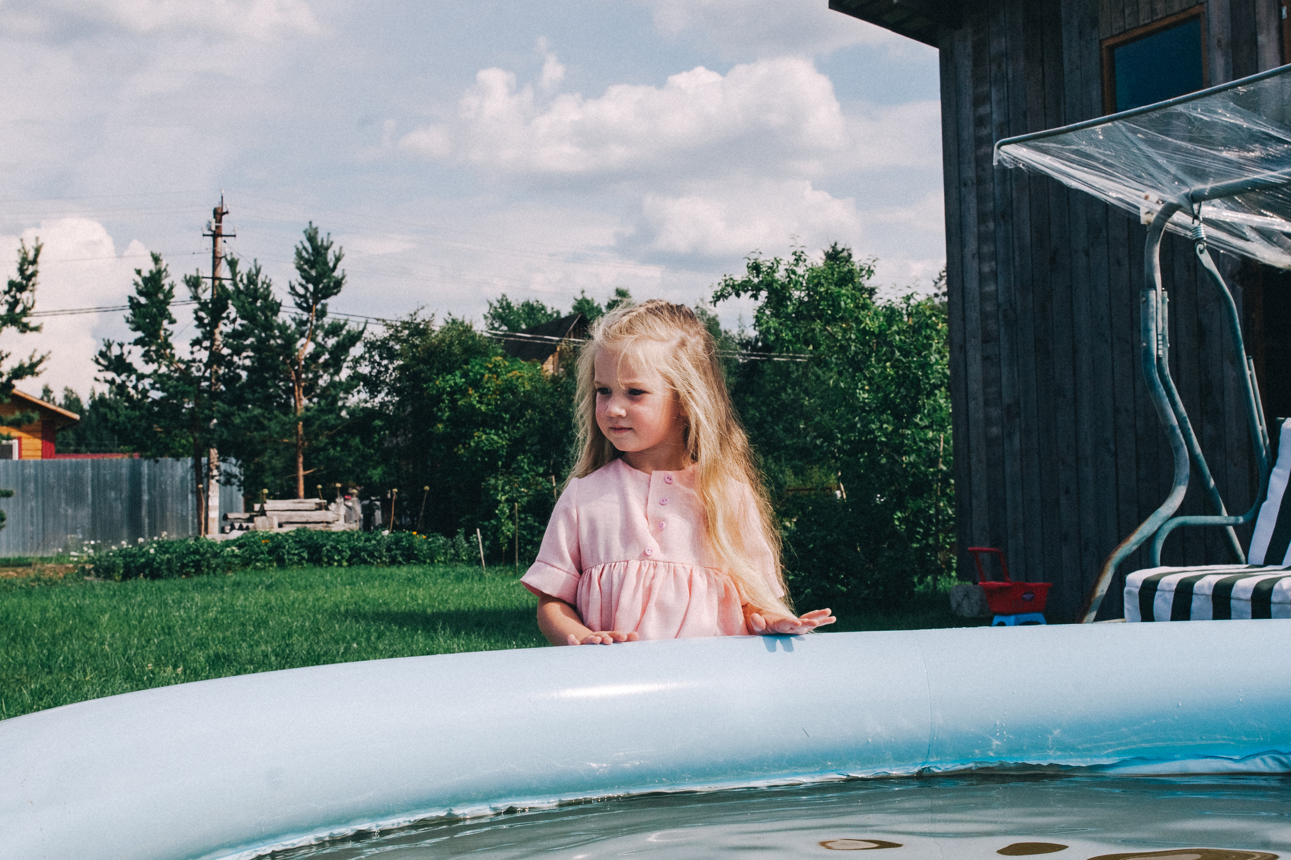 Ульяше 5 лет. Дачный деньрожденский день. Семейный фотограф, фотограф родов, репортажей фотограф в Санкт-Петербу