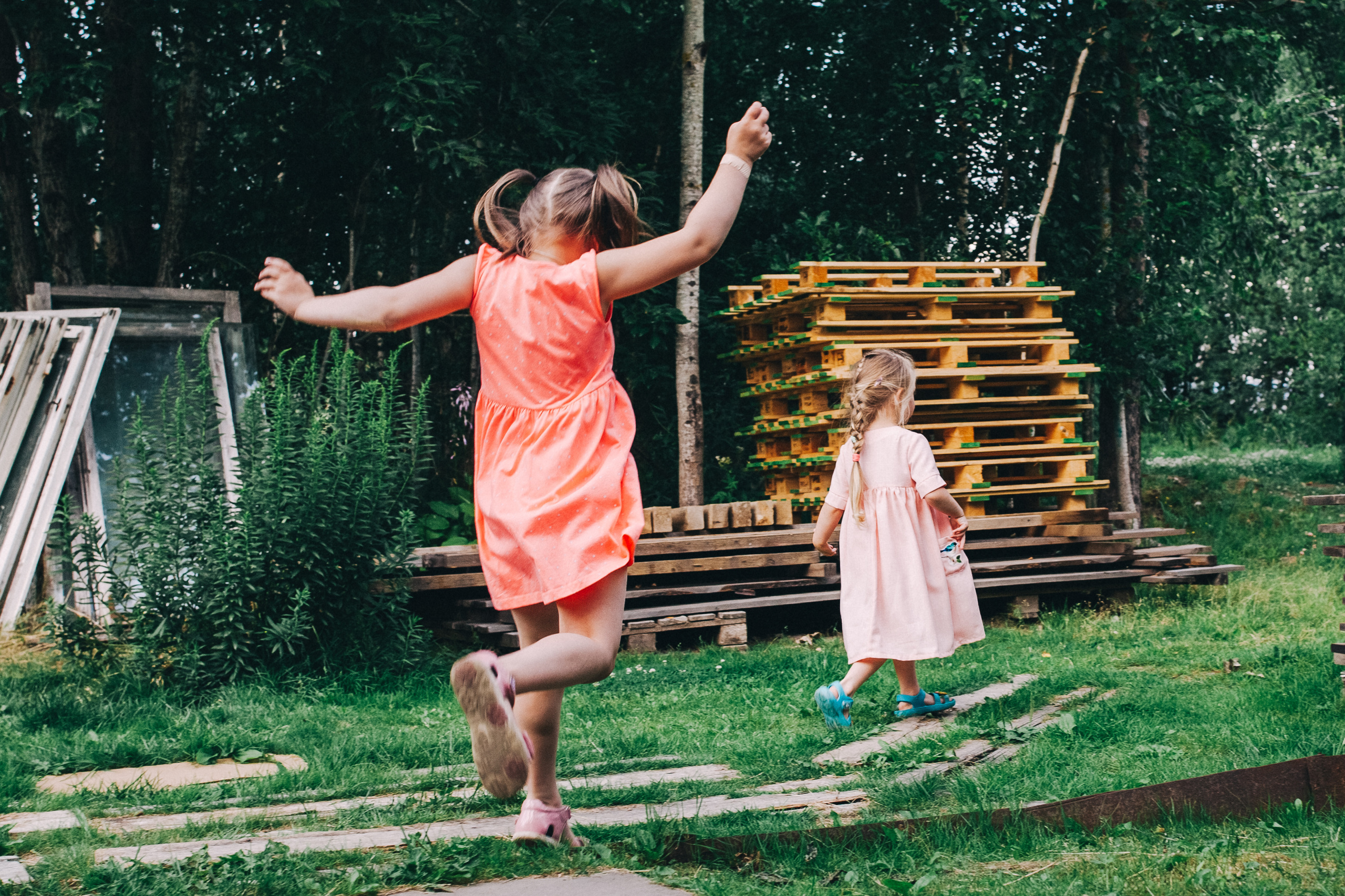 Ульяше 5 лет. Дачный деньрожденский день. Семейный фотограф, фотограф родов, репортажей фотограф в Санкт-Петербу