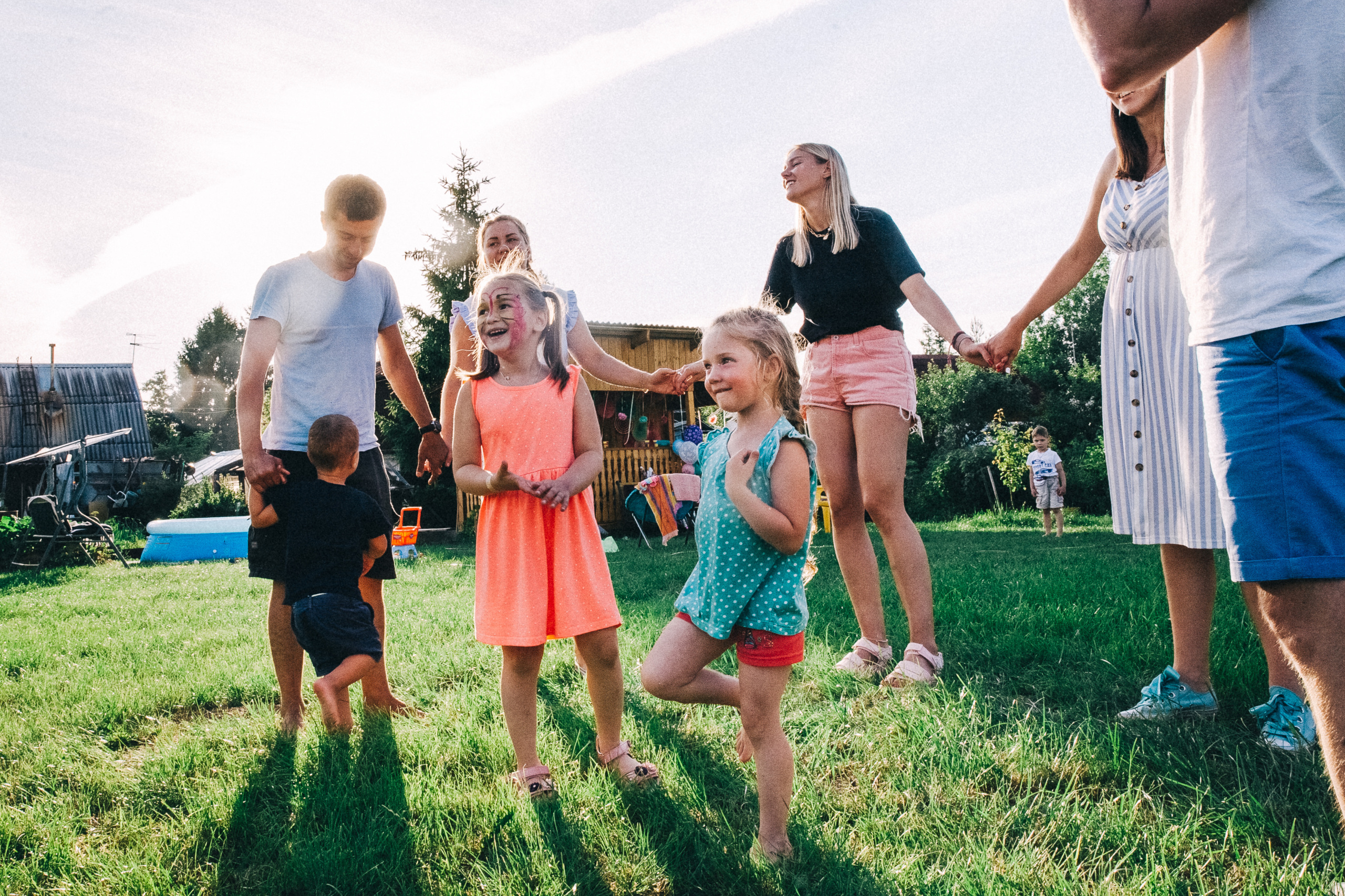 Ульяше 5 лет. Дачный деньрожденский день. Семейный фотограф, фотограф родов, репортажей фотограф в Санкт-Петербу