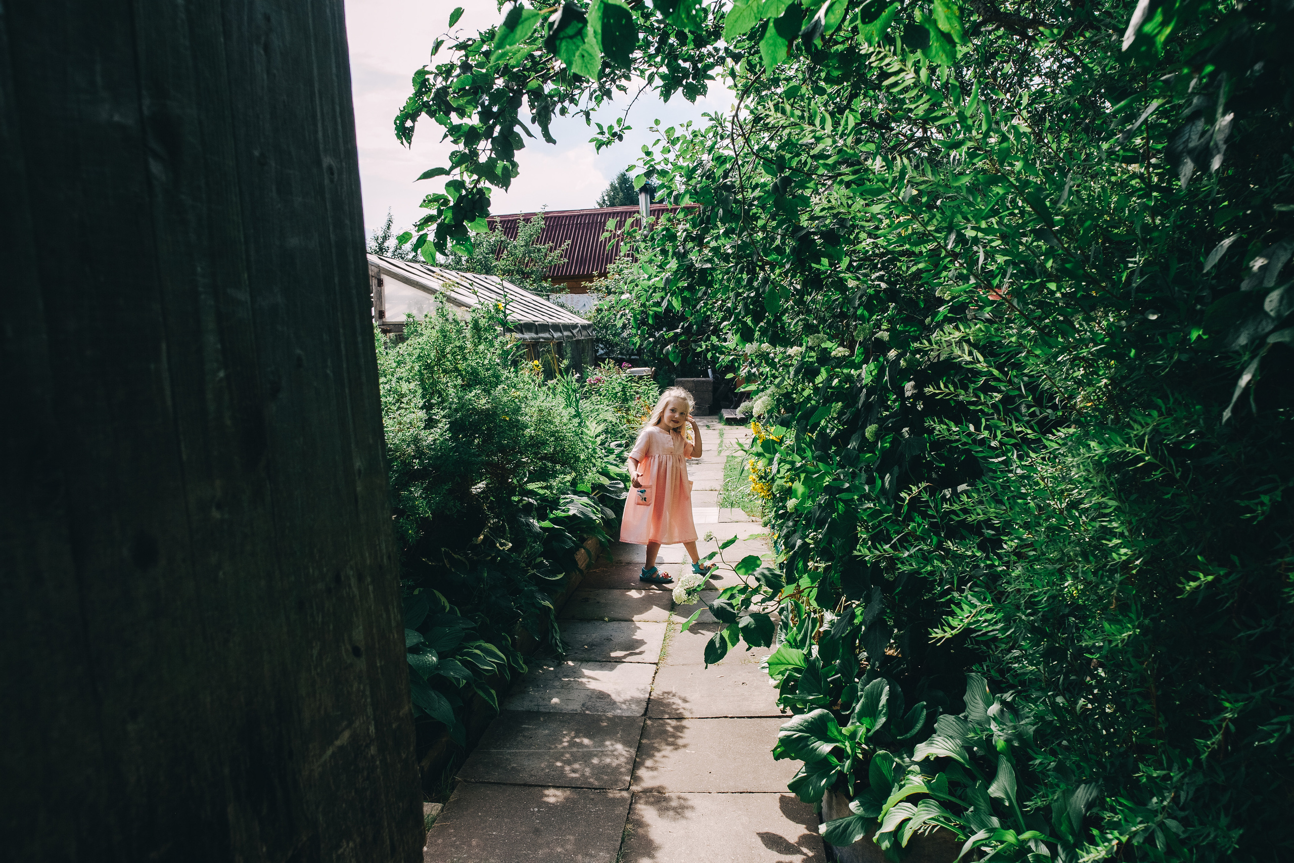 Ульяше 5 лет. Дачный деньрожденский день. Семейный фотограф, фотограф родов, репортажей фотограф в Санкт-Петербу