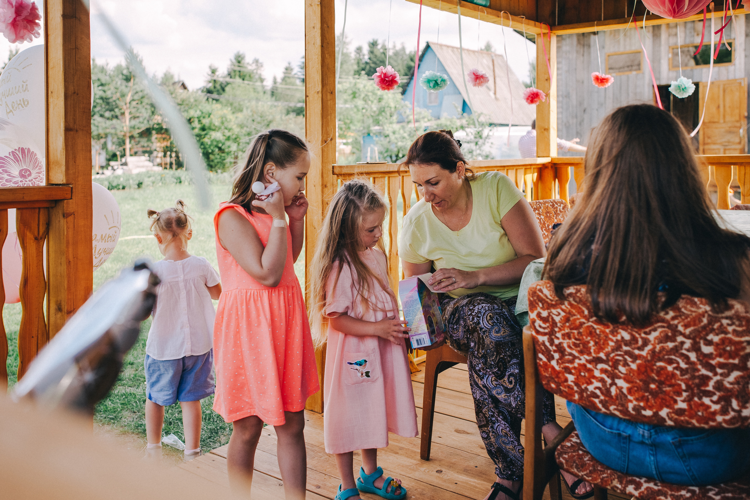 Ульяше 5 лет. Дачный деньрожденский день. Семейный фотограф, фотограф родов, репортажей фотограф в Санкт-Петербу
