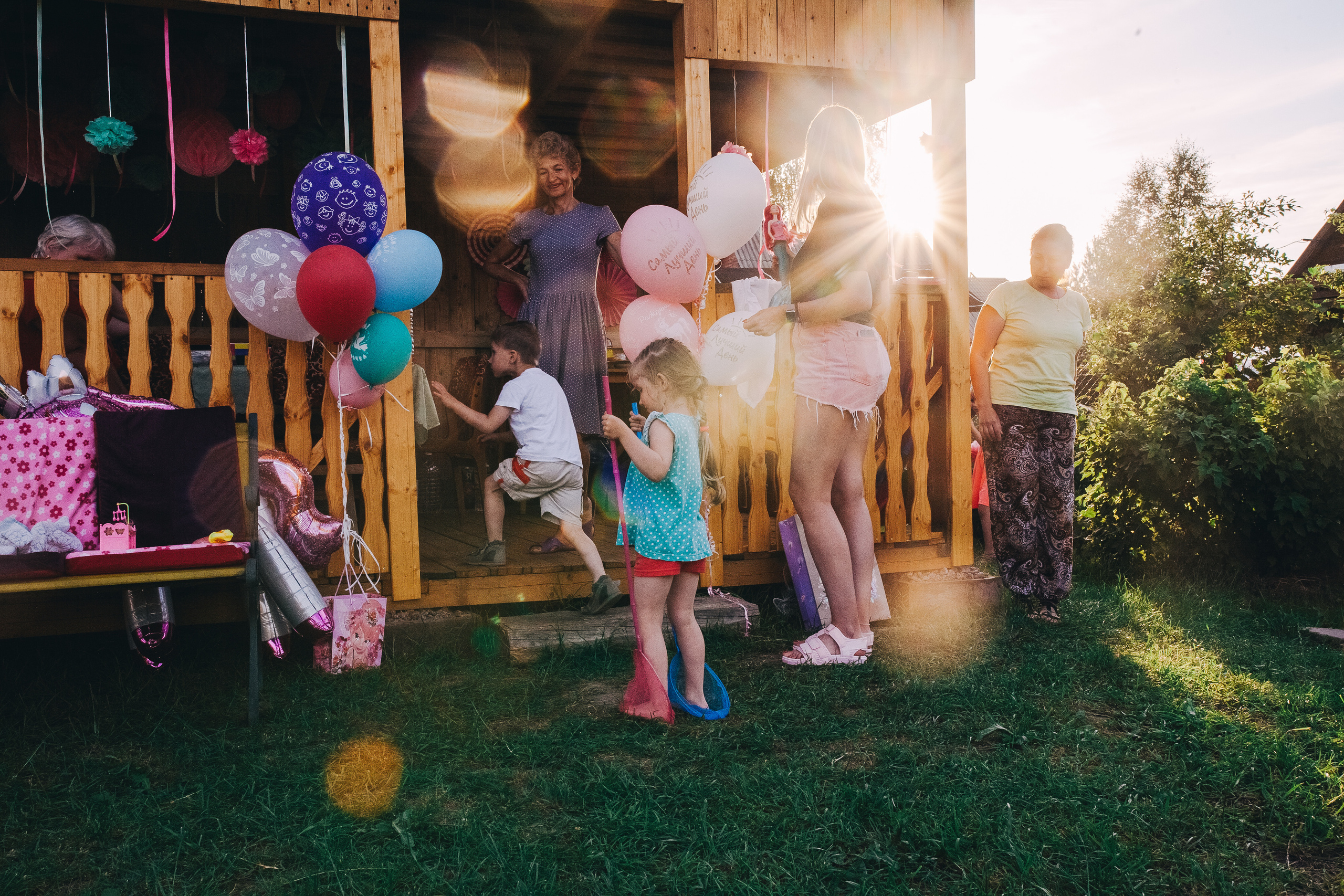 Ульяше 5 лет. Дачный деньрожденский день. Семейный фотограф, фотограф родов, репортажей фотограф в Санкт-Петербу