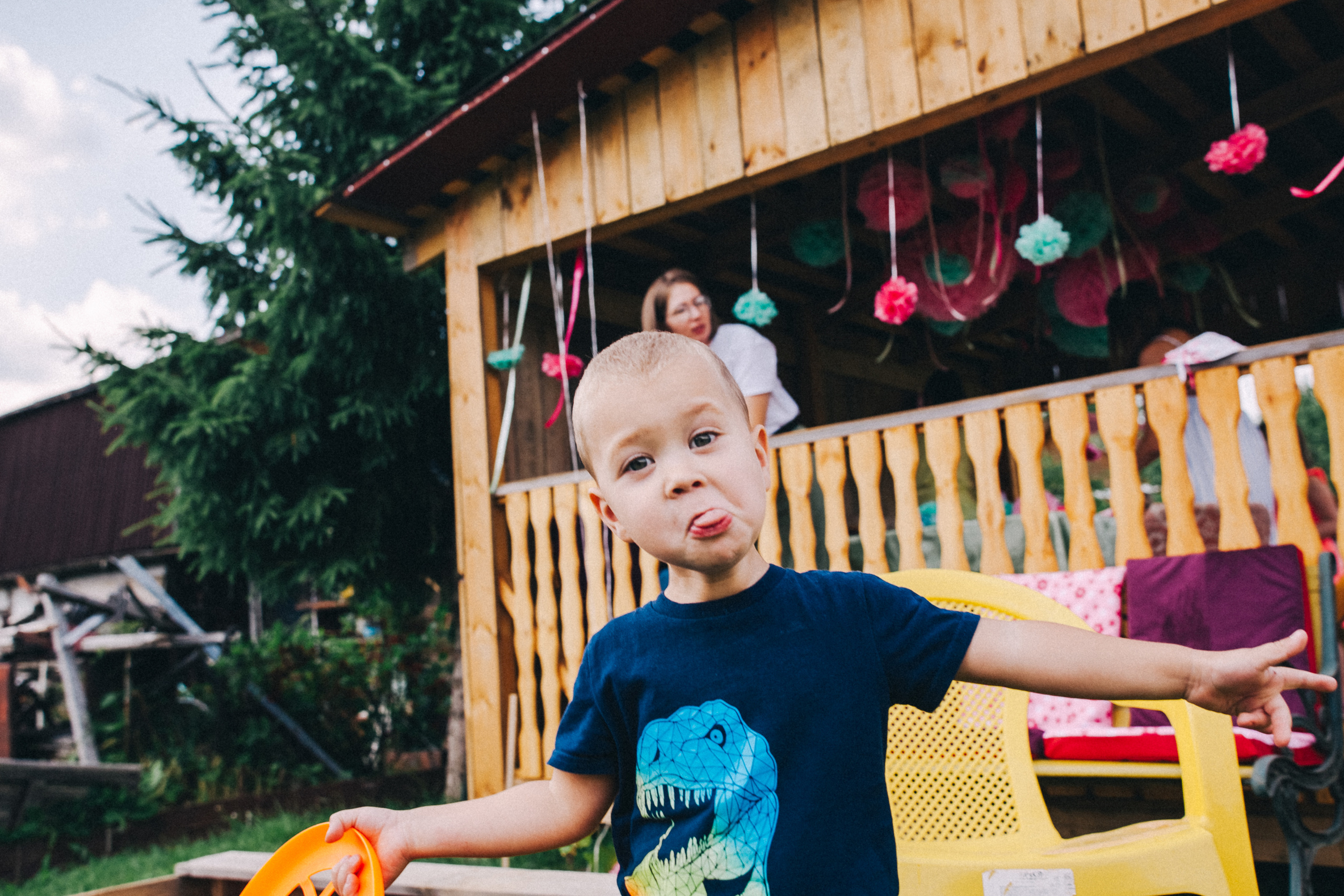 Ульяше 5 лет. Дачный деньрожденский день. Семейный фотограф, фотограф родов, репортажей фотограф в Санкт-Петербу