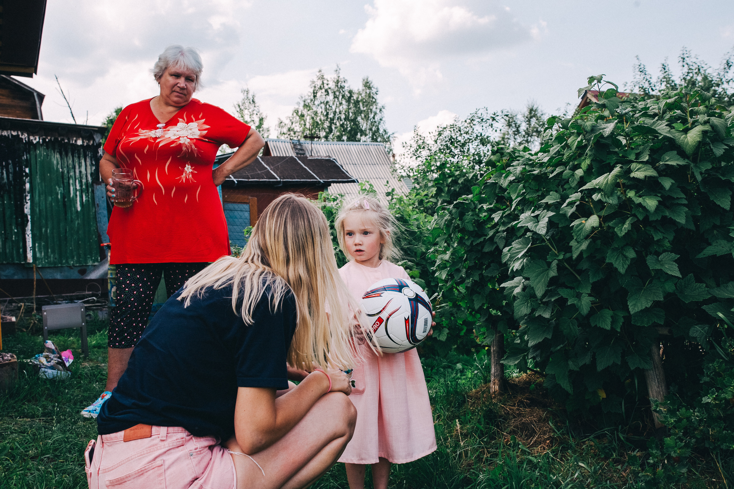 Ульяше 5 лет. Дачный деньрожденский день. Семейный фотограф, фотограф родов, репортажей фотограф в Санкт-Петербу
