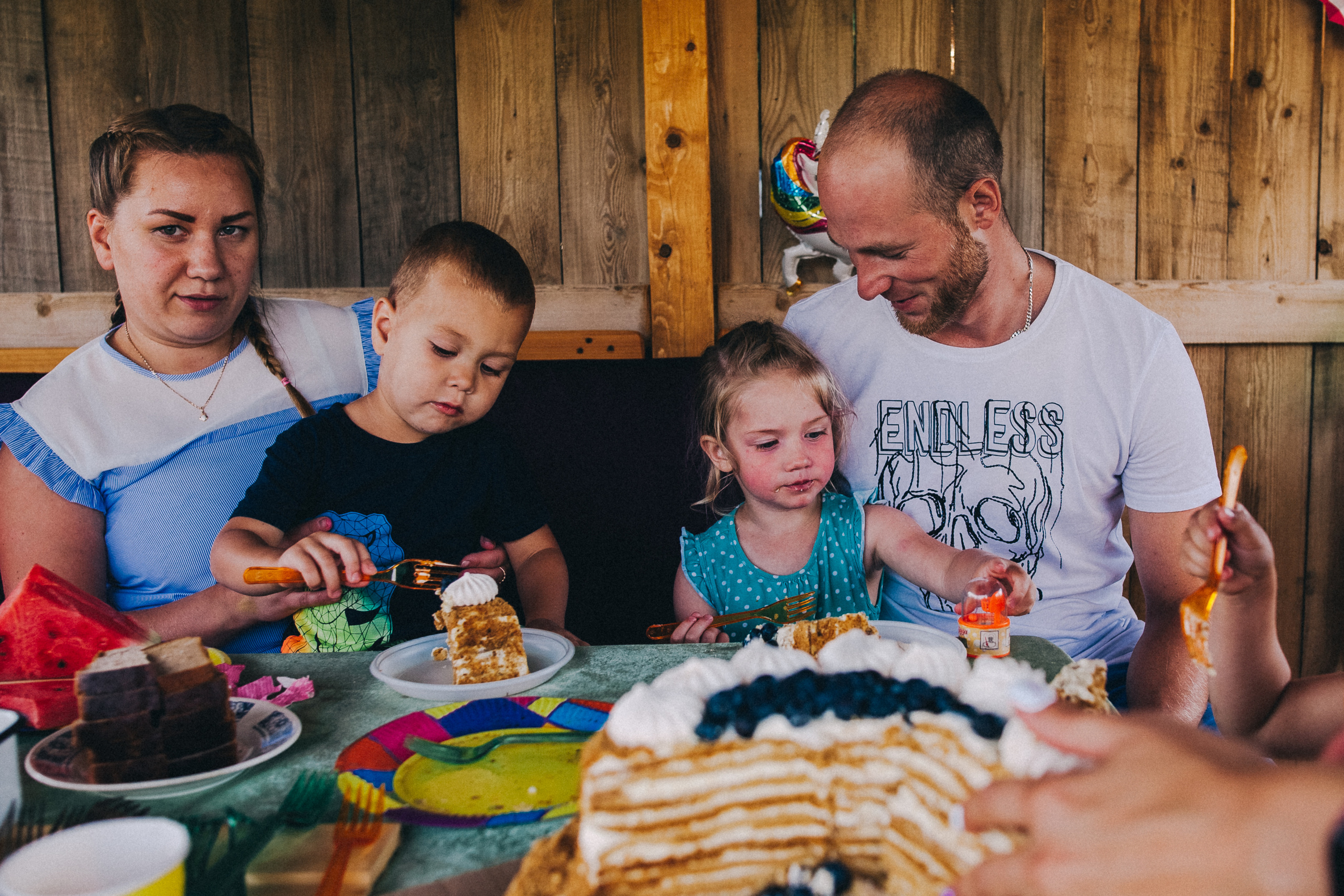 Ульяше 5 лет. Дачный деньрожденский день. Семейный фотограф, фотограф родов, репортажей фотограф в Санкт-Петербу