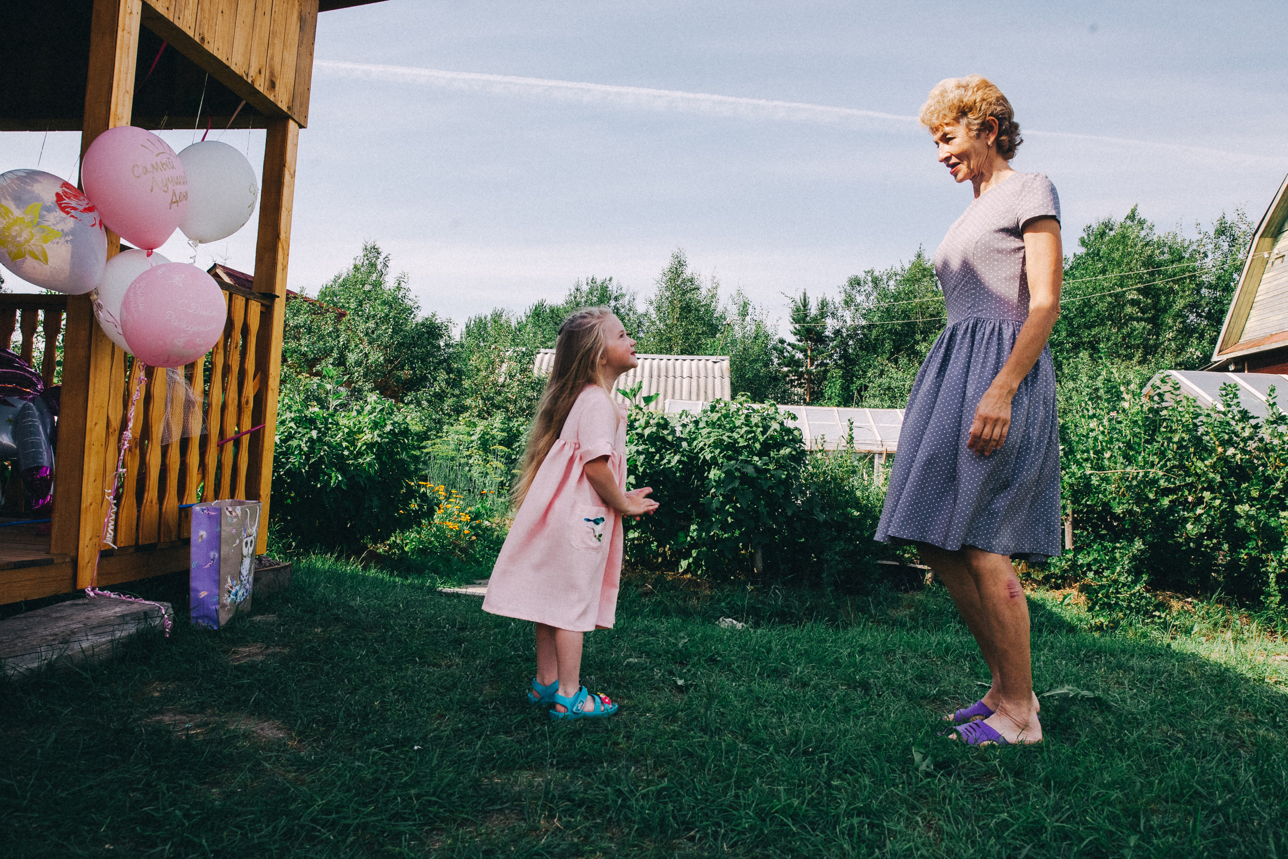 Ульяше 5 лет. Дачный деньрожденский день. Семейный фотограф, фотограф родов, репортажей фотограф в Санкт-Петербу