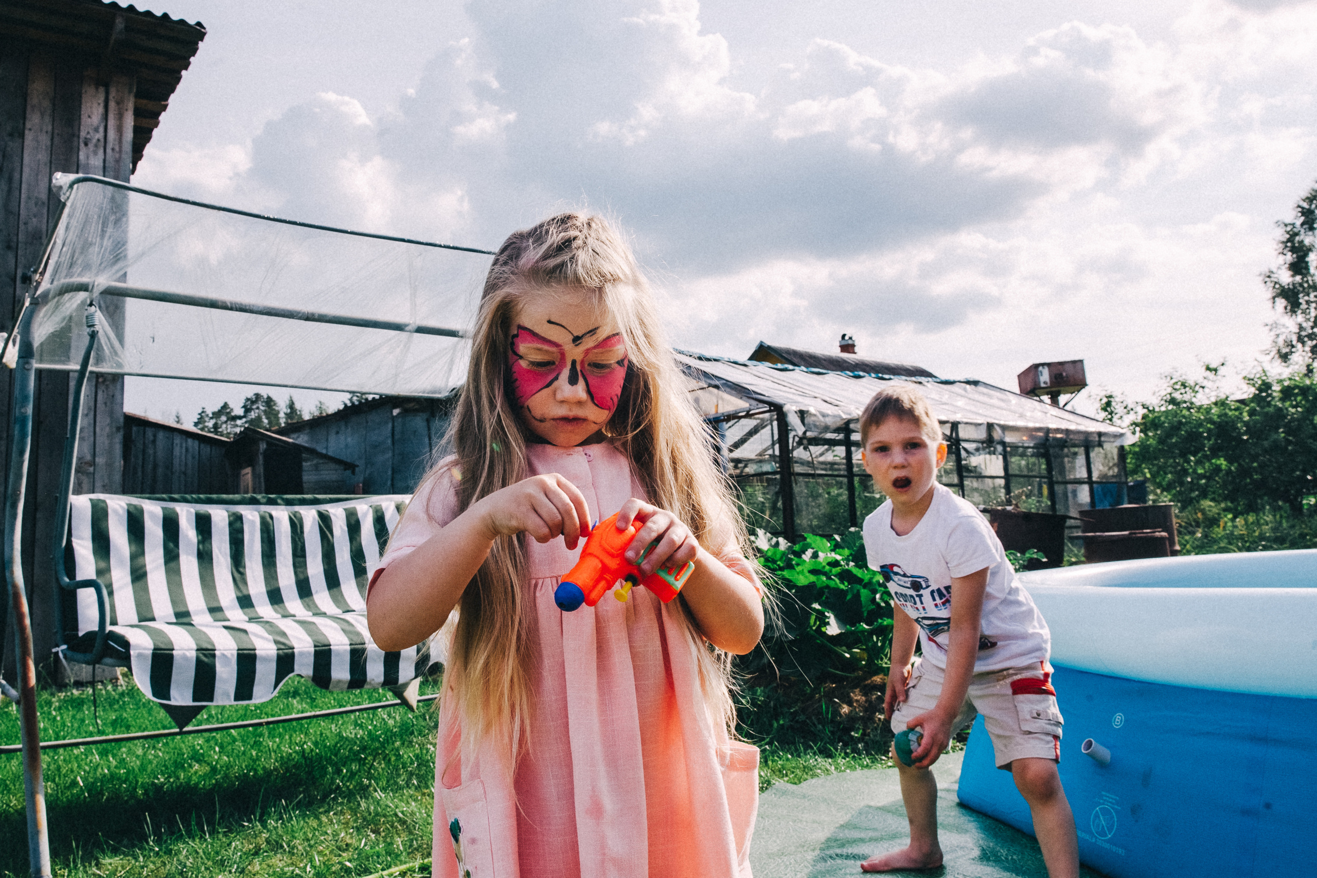 Ульяше 5 лет. Дачный деньрожденский день. Семейный фотограф, фотограф родов, репортажей фотограф в Санкт-Петербу