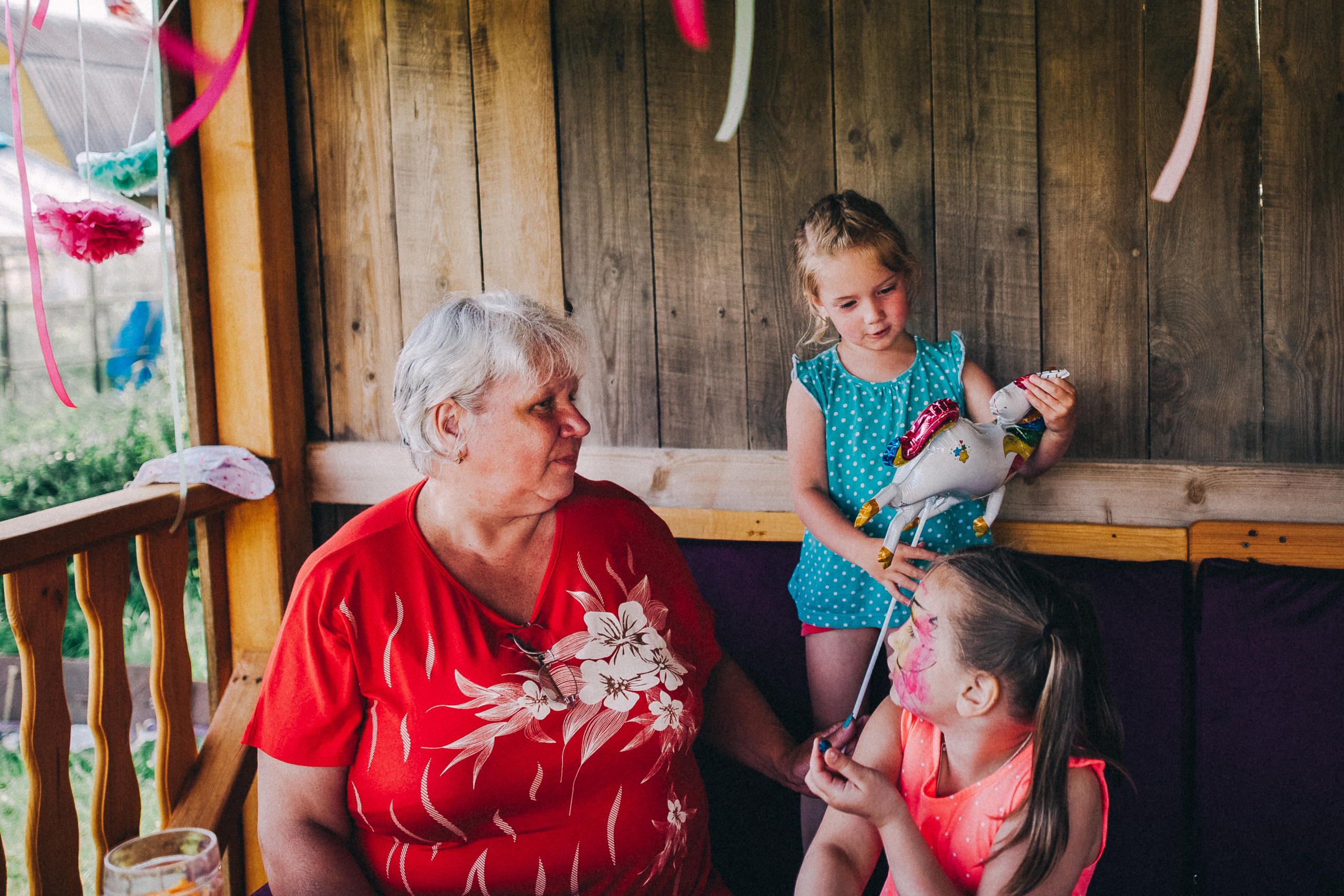 Ульяше 5 лет. Дачный деньрожденский день. Семейный фотограф, фотограф родов, репортажей фотограф в Санкт-Петербу