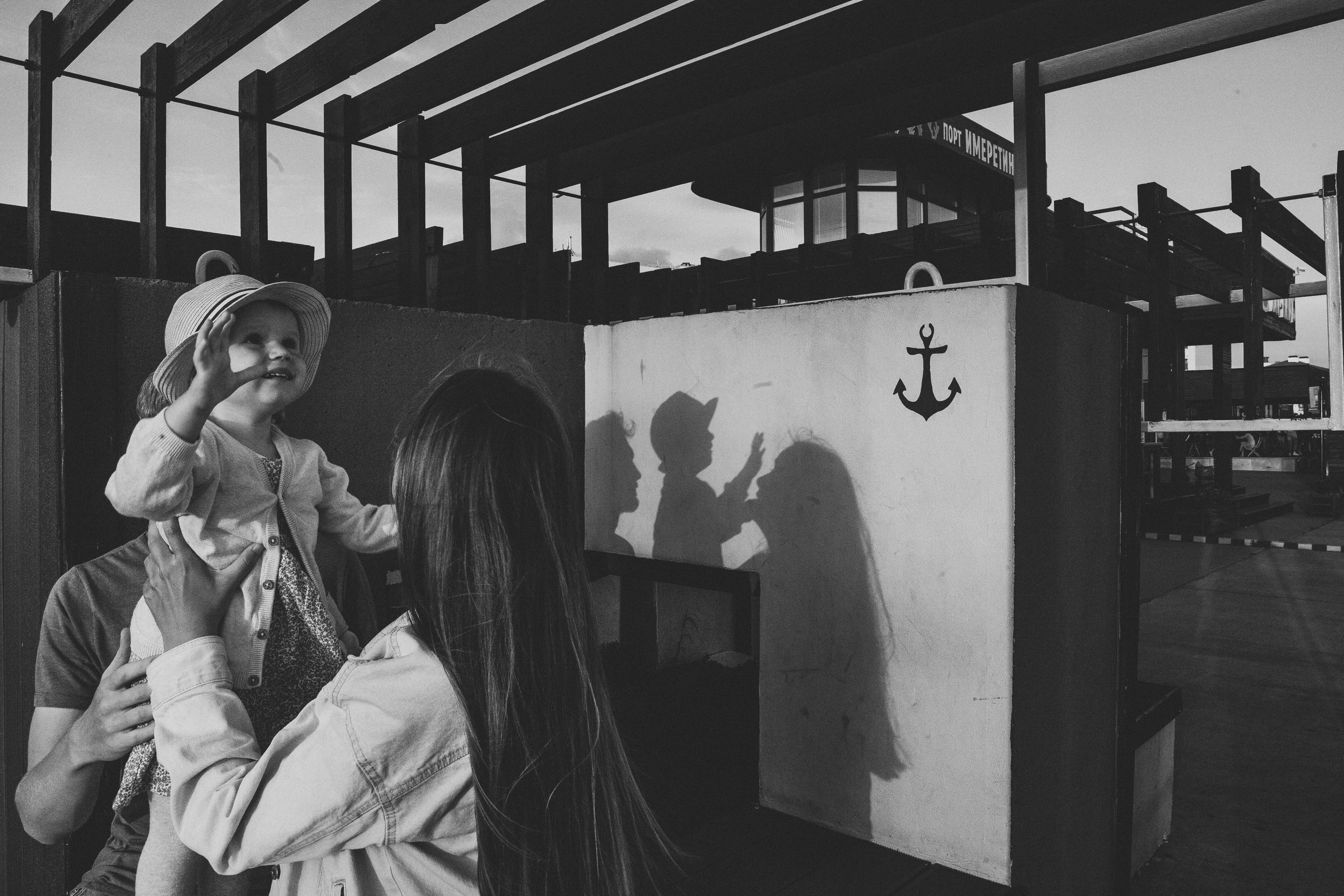 Вася, Маша, Соня. Отпуск в Адлере. Семейный фотограф, фотограф родов, репортажей фотограф в Санкт-Петербу