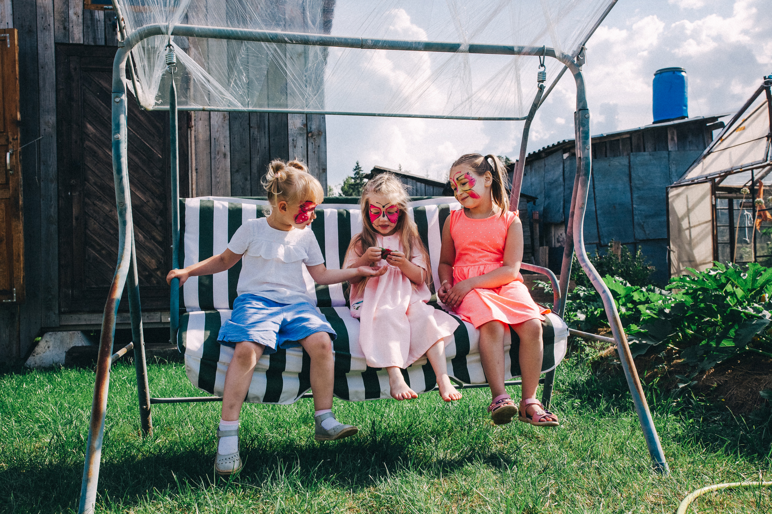 Ульяше 5 лет. Дачный деньрожденский день. Семейный фотограф, фотограф родов, репортажей фотограф в Санкт-Петербу