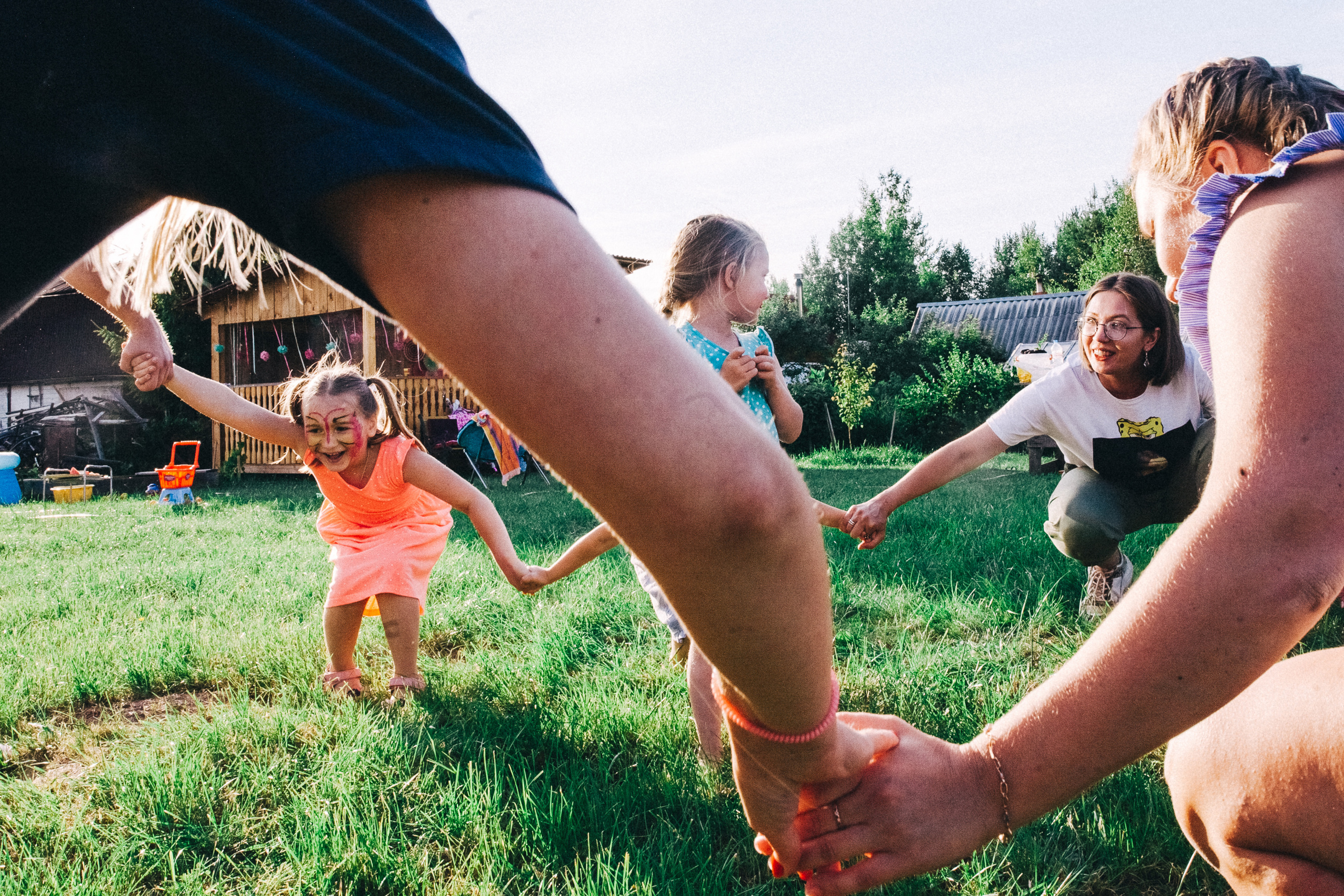 Ульяше 5 лет. Дачный деньрожденский день. Семейный фотограф, фотограф родов, репортажей фотограф в Санкт-Петербу