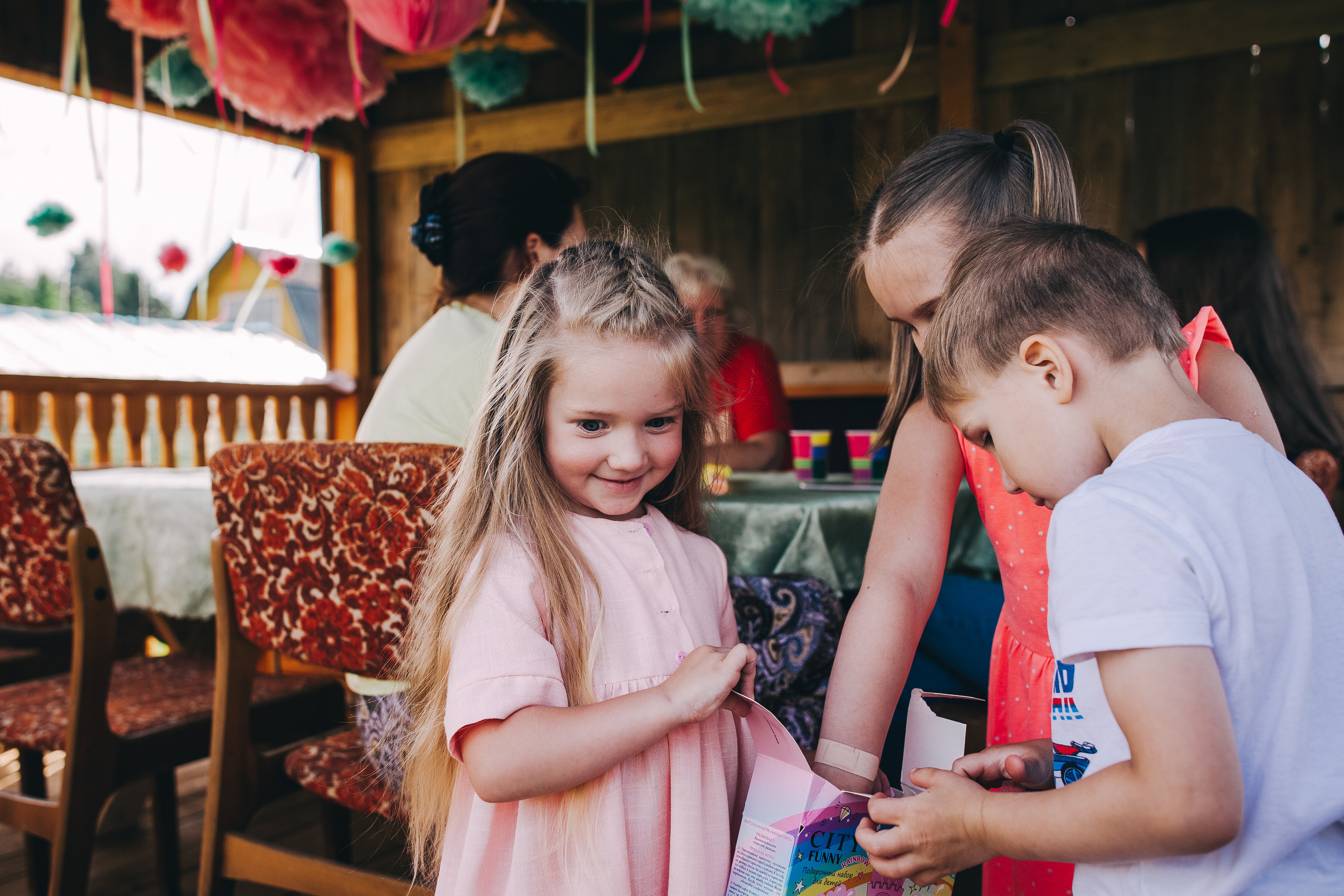 Ульяше 5 лет. Дачный деньрожденский день. Семейный фотограф, фотограф родов, репортажей фотограф в Санкт-Петербу