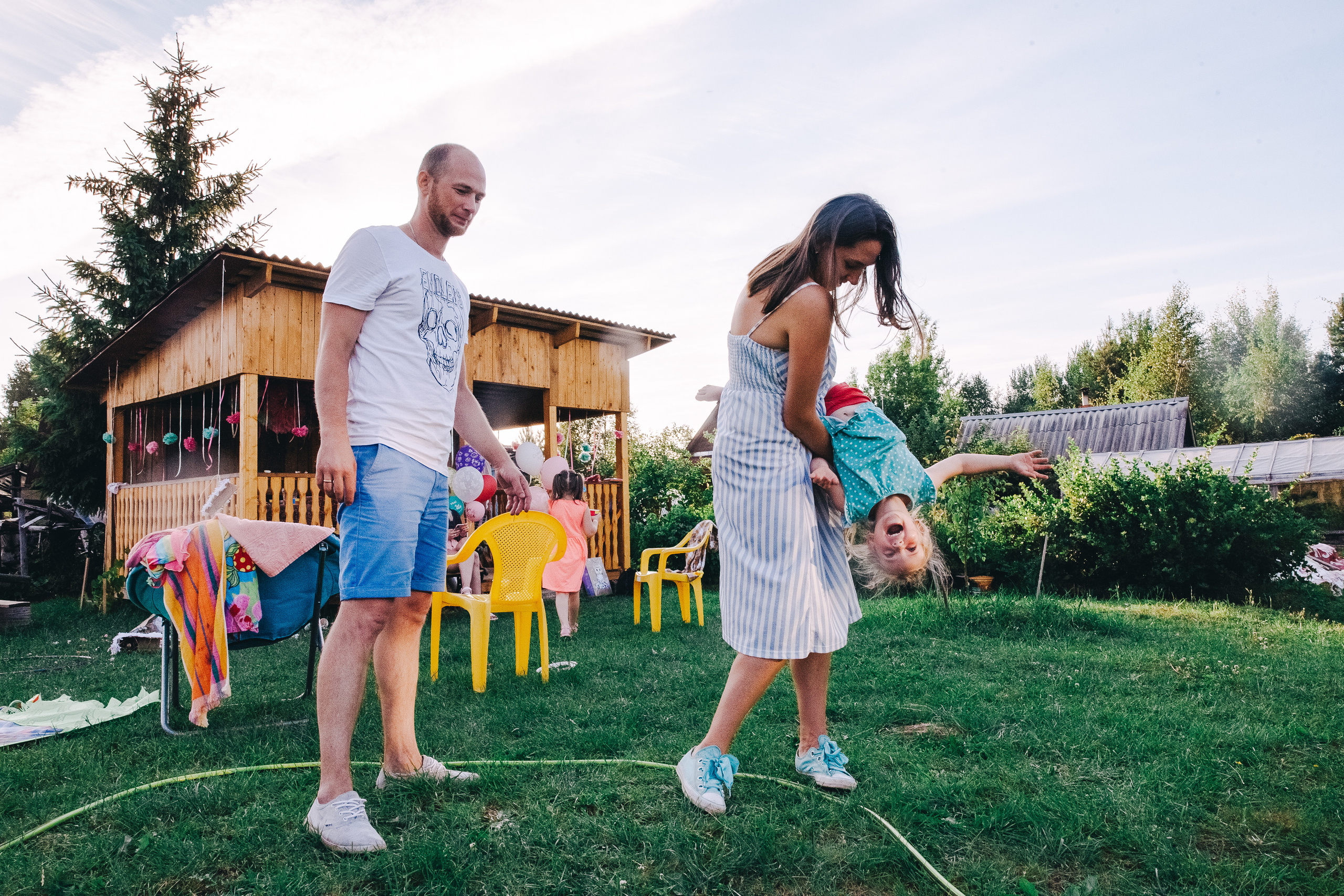 Ульяше 5 лет. Дачный деньрожденский день. Семейный фотограф, фотограф родов, репортажей фотограф в Санкт-Петербу