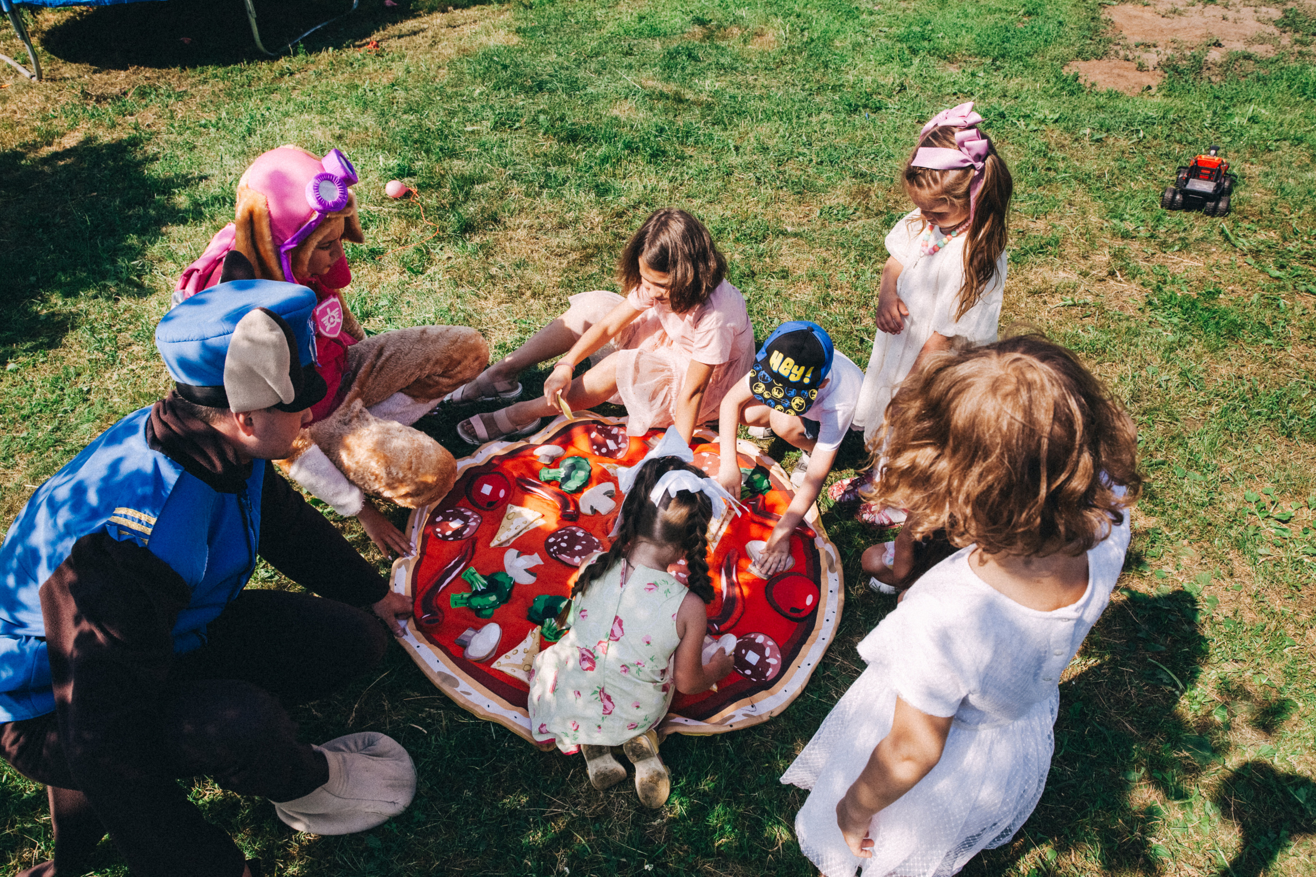 Есении 5 лет. ДР на даче. Семейный фотограф, фотограф родов, репортажей фотограф в Санкт-Петербу