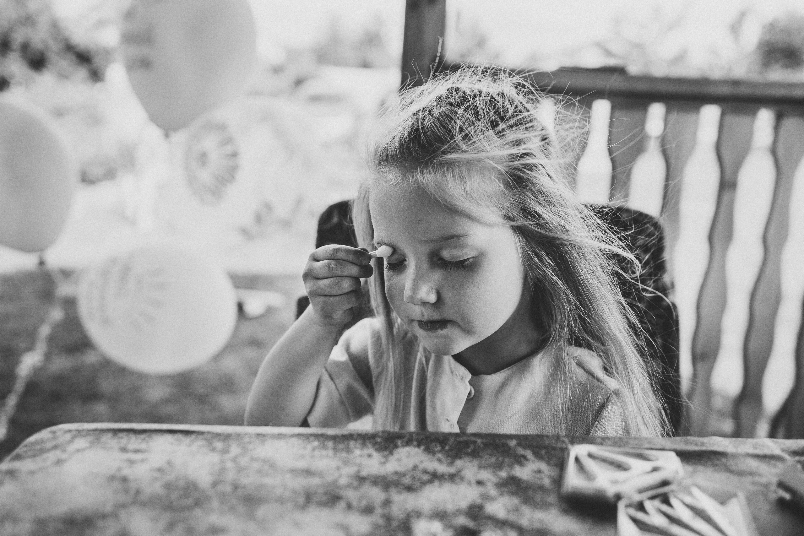 Ульяше 5 лет. Дачный деньрожденский день. Семейный фотограф, фотограф родов, репортажей фотограф в Санкт-Петербу