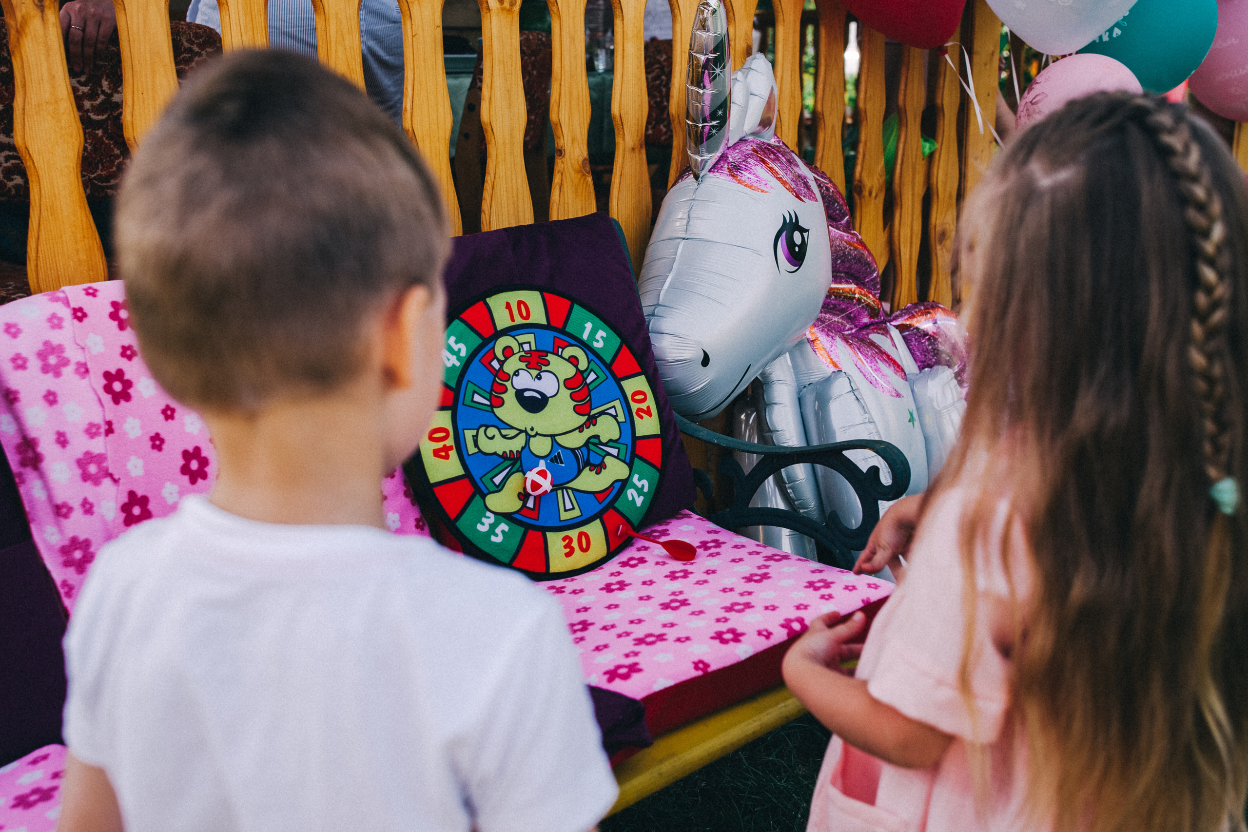 Ульяше 5 лет. Дачный деньрожденский день. Семейный фотограф, фотограф родов, репортажей фотограф в Санкт-Петербу